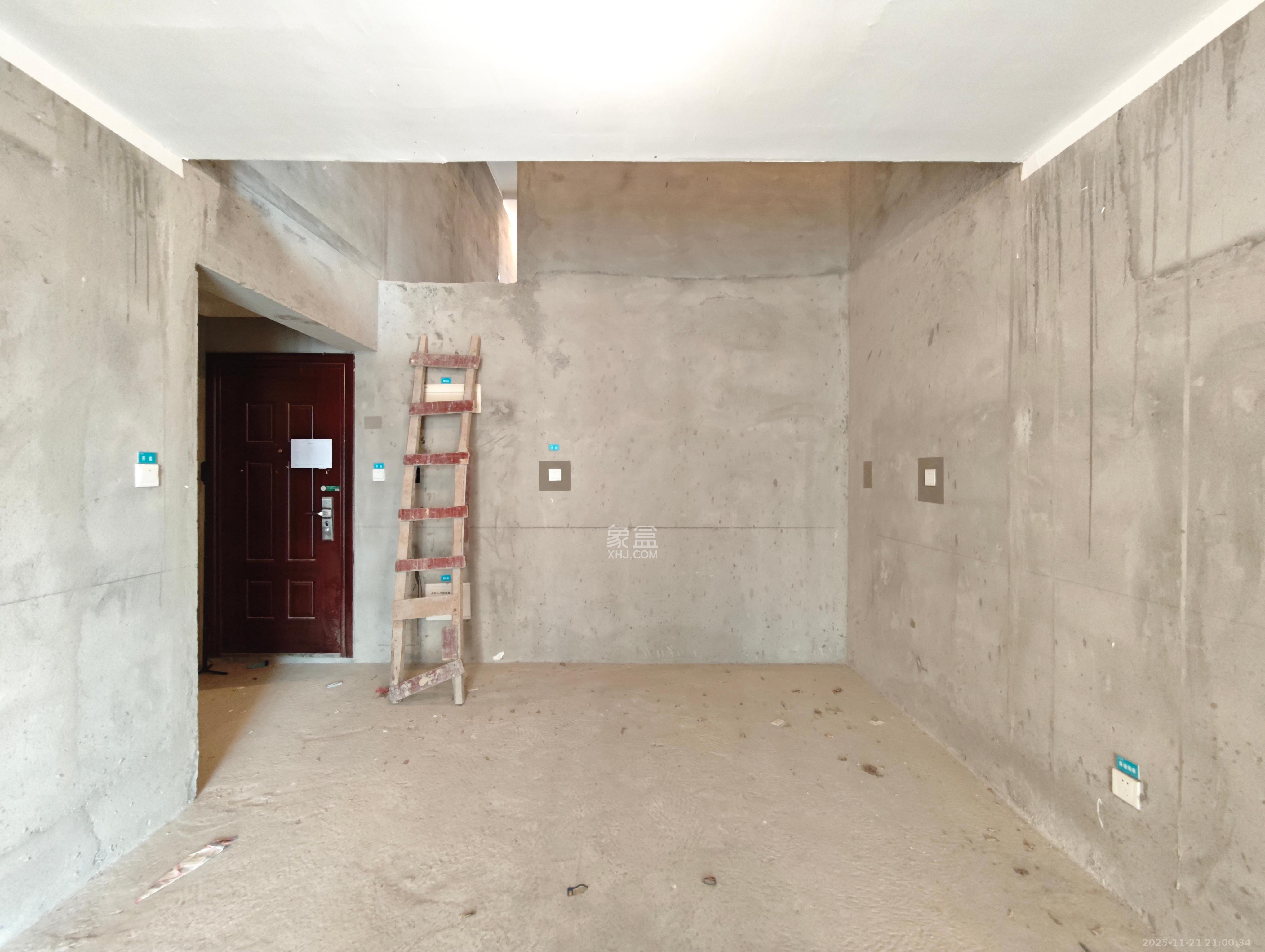 保利城（中航城国际社区、郡原美村）  4室2厅2卫    75.0万其他