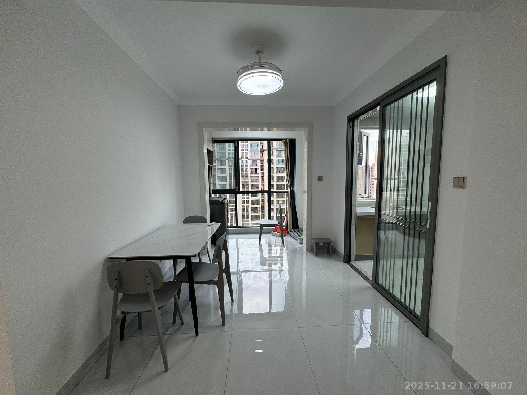 云和华府  3室2厅2卫    3000.0元/月室内图