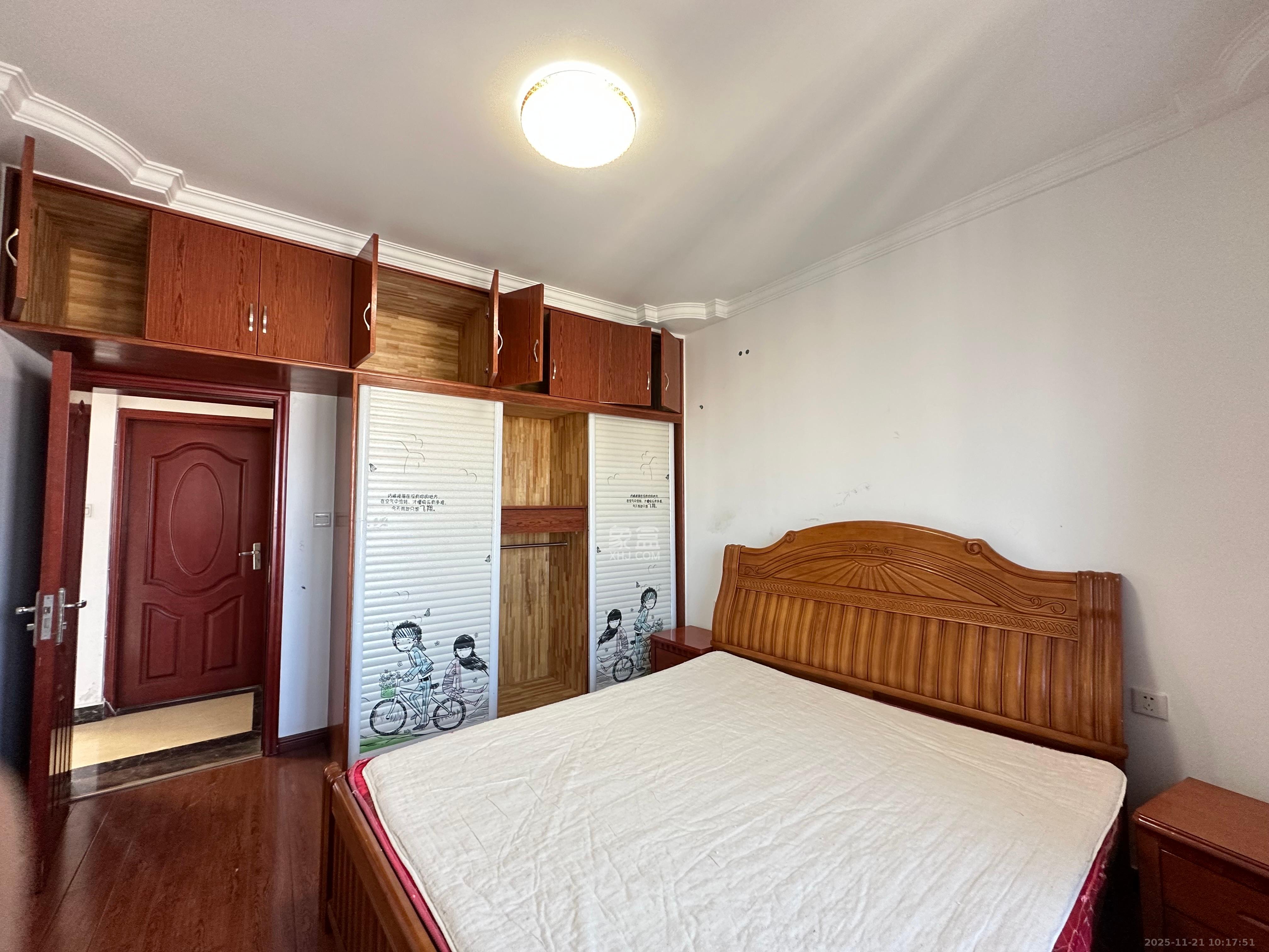 奥克斯广场 3室2厅2卫 3800.0元/月 奥克斯广场 3室2厅2卫 3800.0元/月室内图