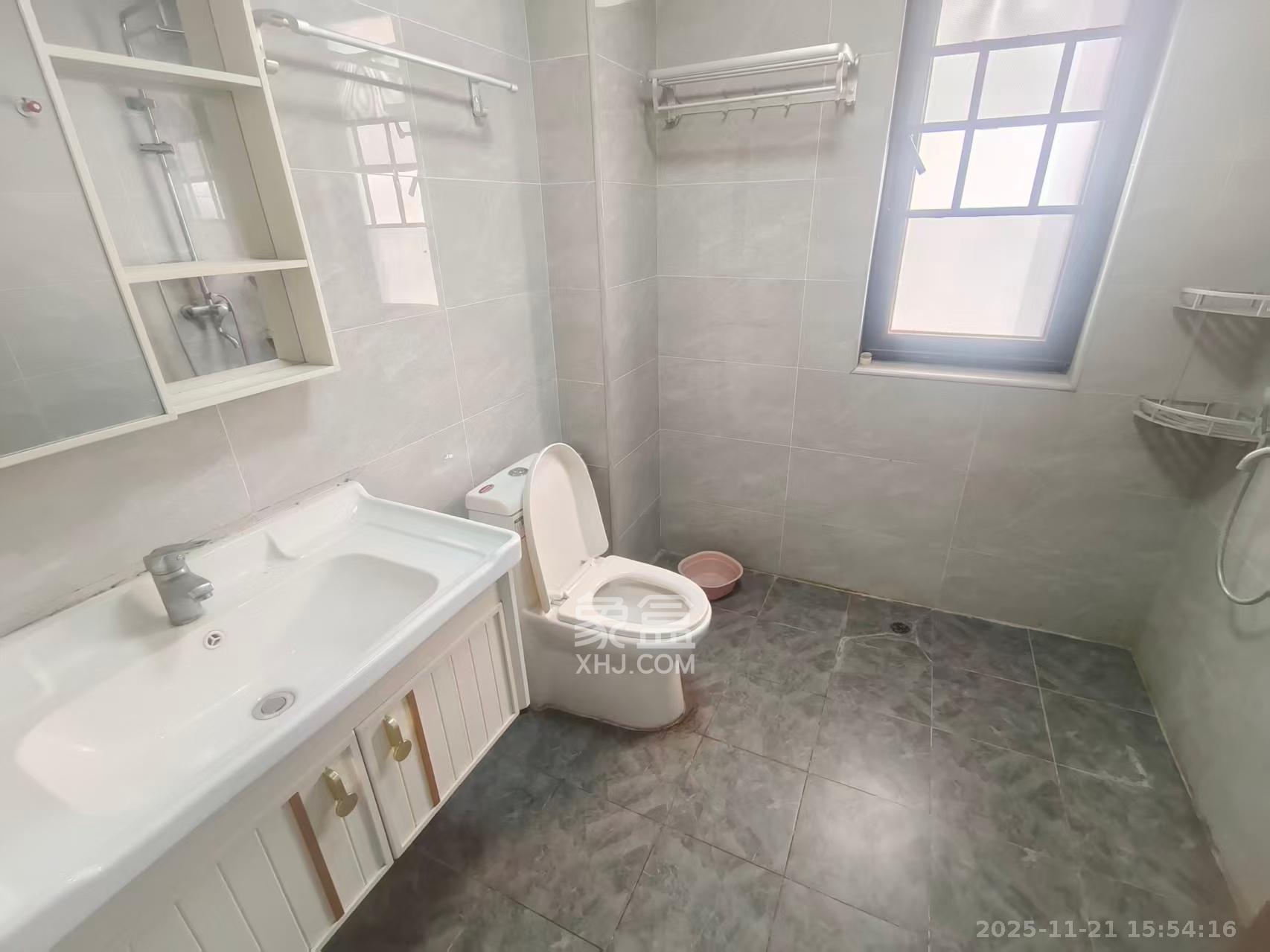 勤诚达境界城  4室2厅2卫    2400.0元/月室内图