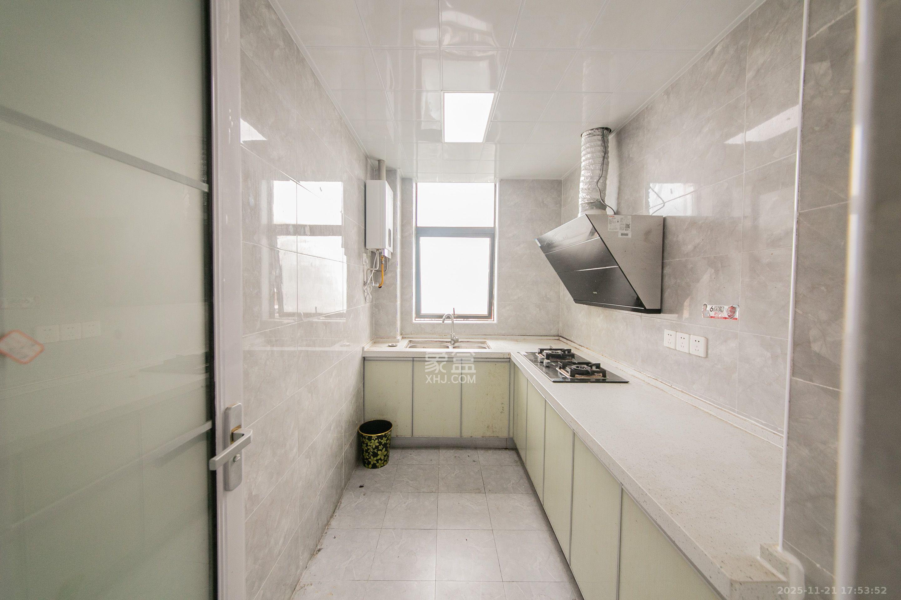 湘江世纪城融江苑  4室2厅2卫    2600.0元/月室内图