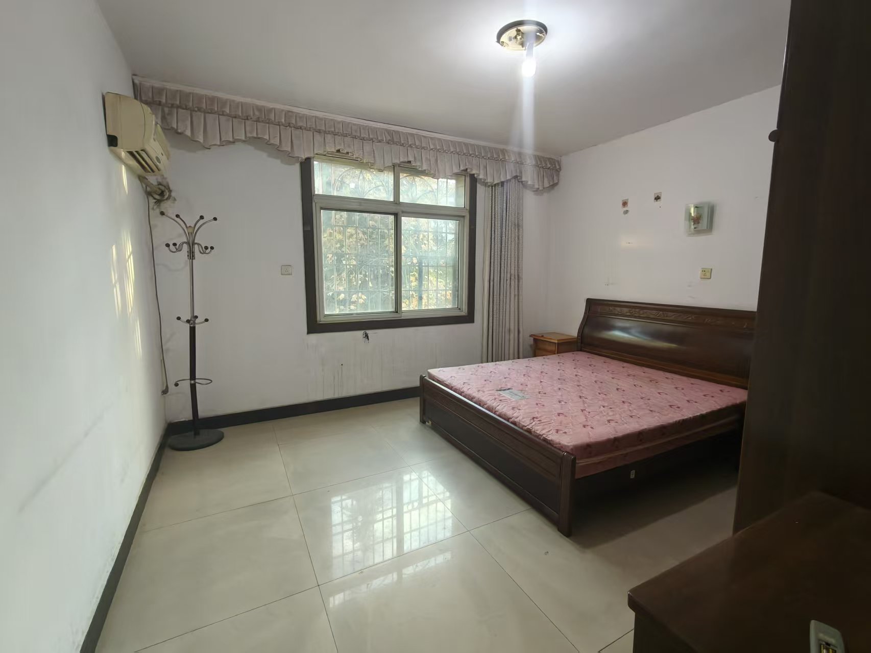 德泽园 3室2厅1卫 25.0万 德泽园 3室2厅1卫 25.0万客厅