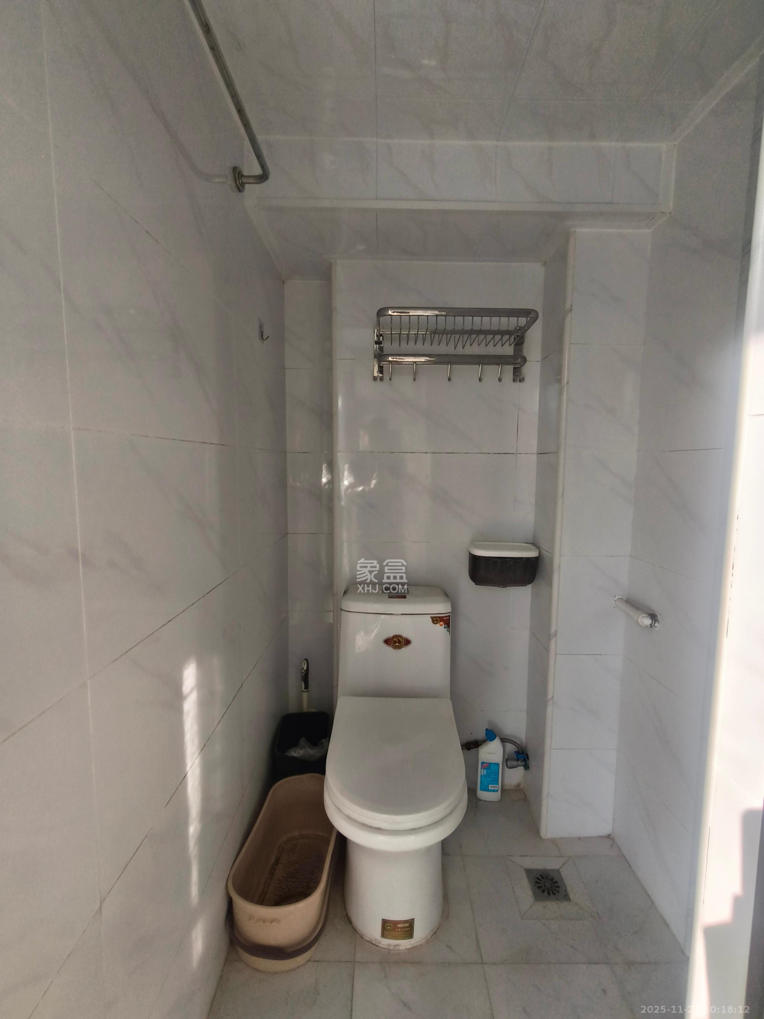 枫林美景 3室2厅2卫 2000.0元/月 枫林美景 3室2厅2卫 2000.0元/月室内图