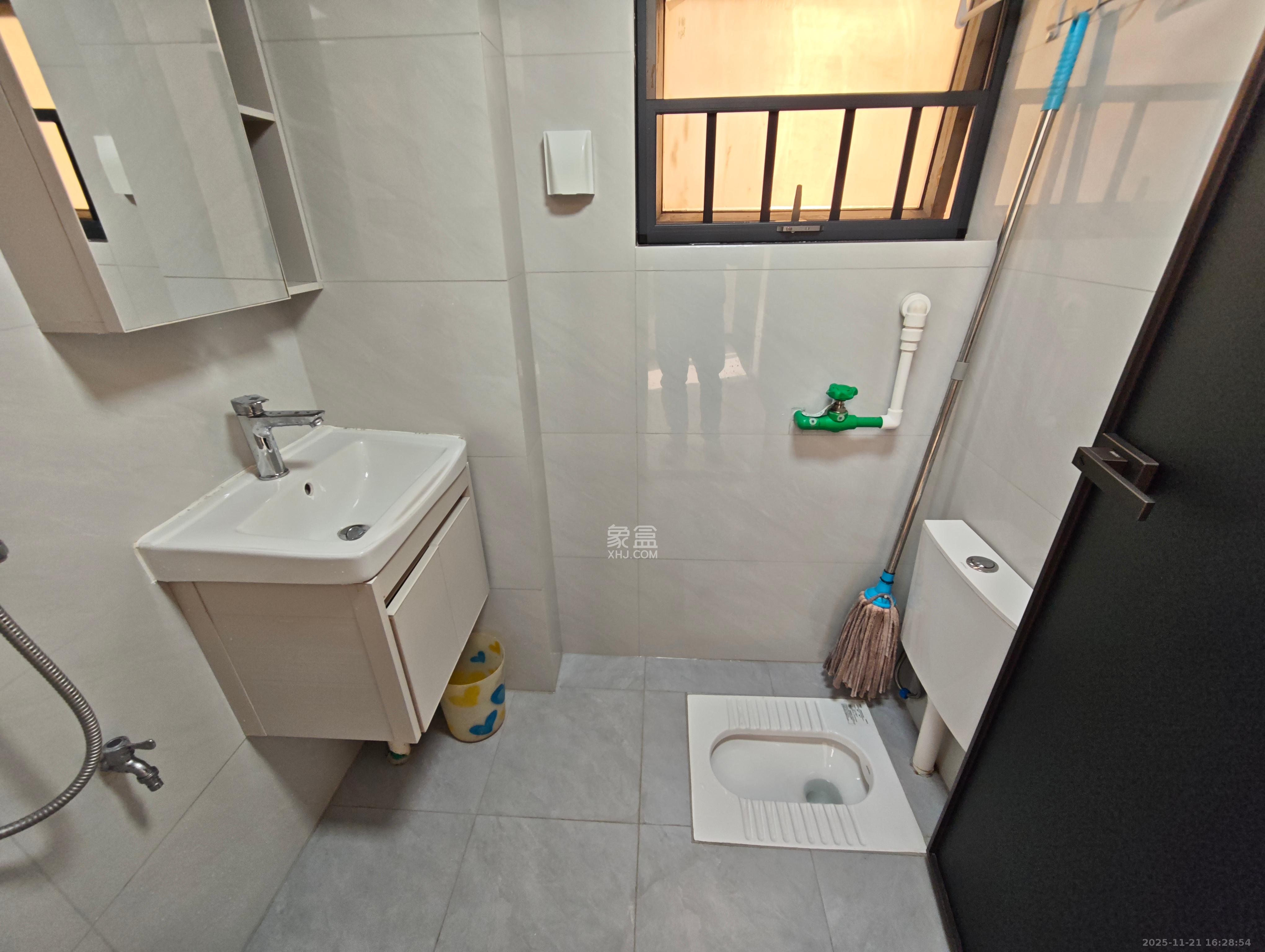 凯通国际城（凯通朝庭）  2室2厅1卫    2500.0元/月室内图