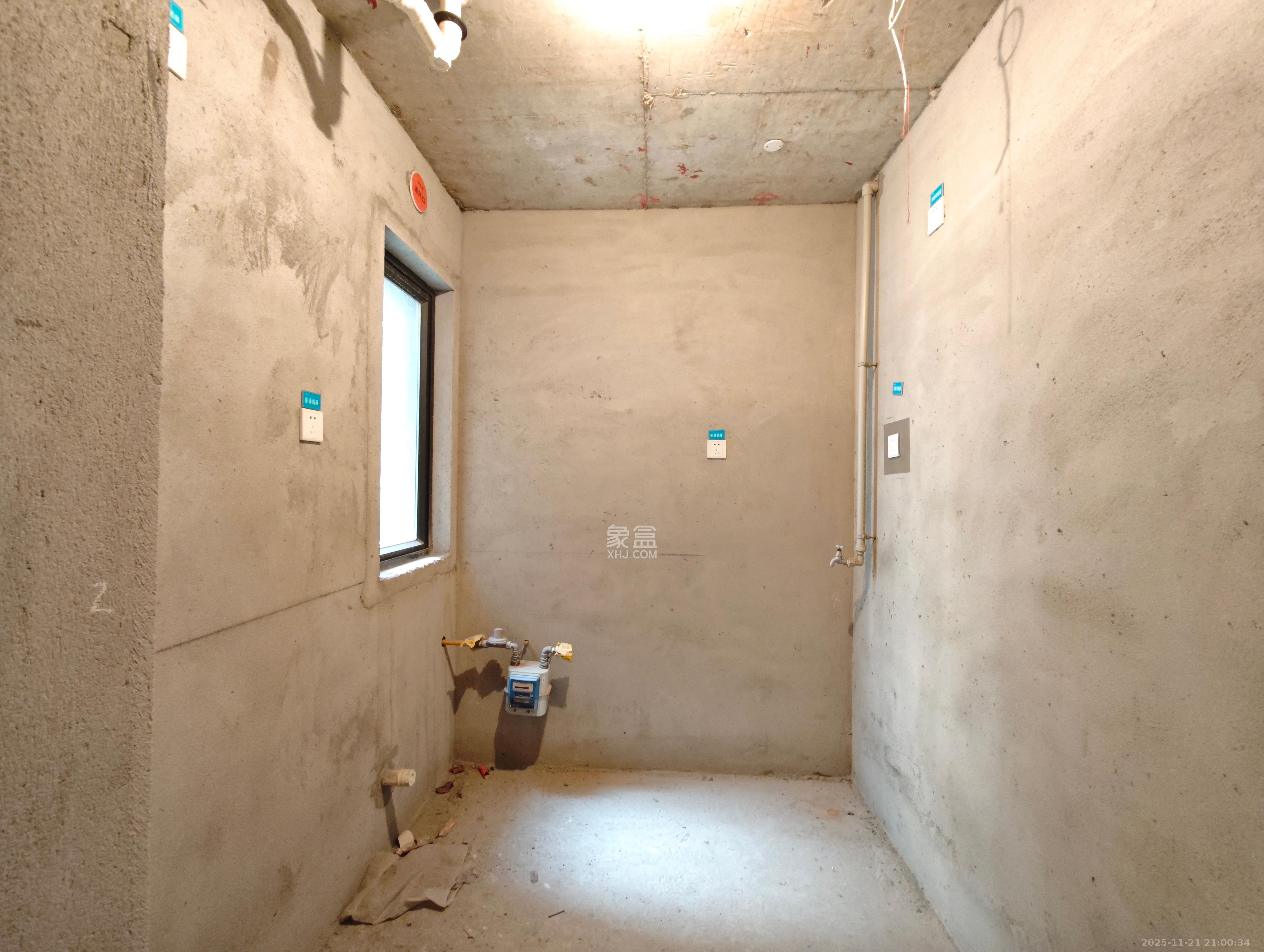 保利城（中航城国际社区、郡原美村）  4室2厅2卫    75.0万其他