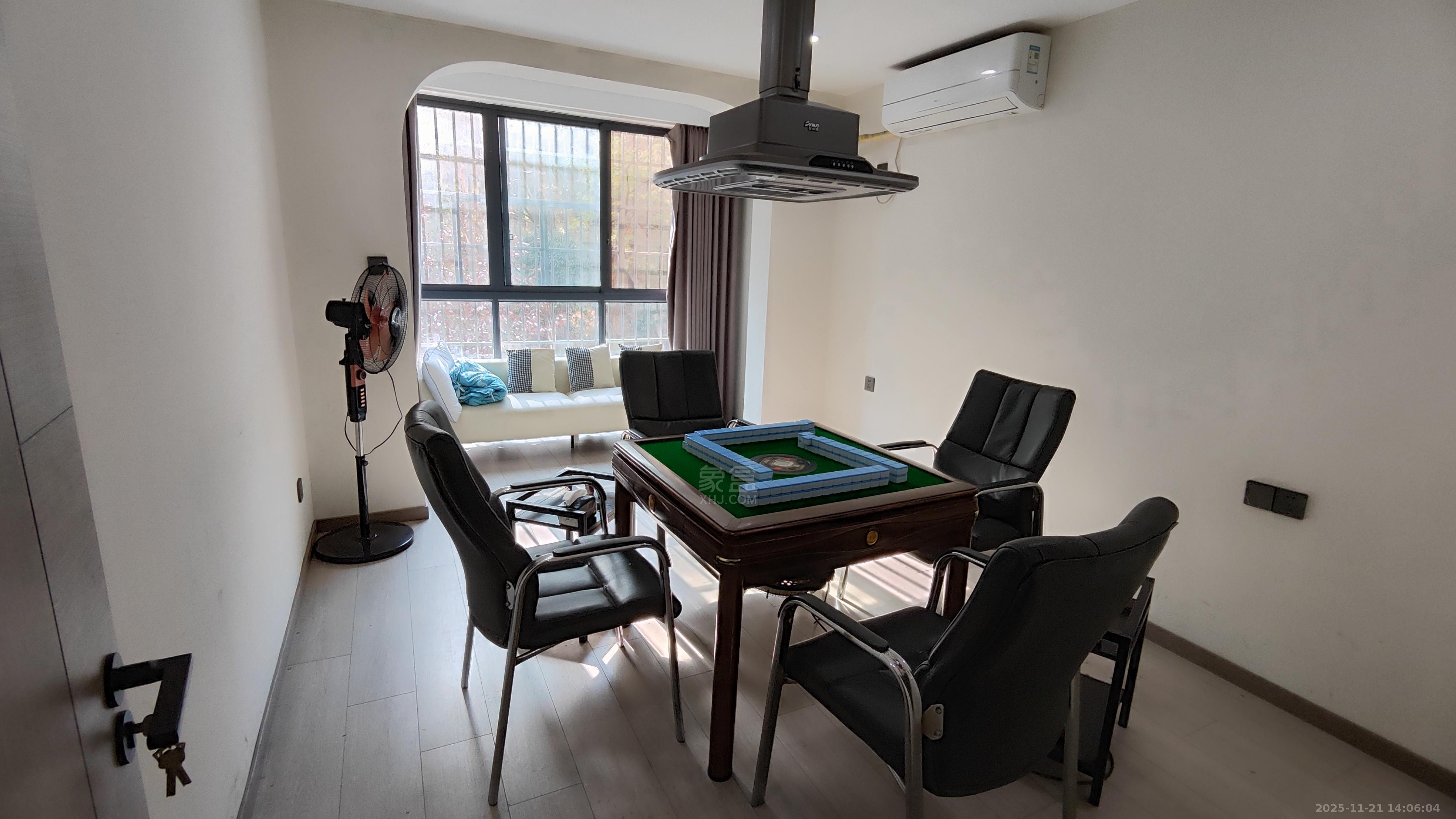 颐景园3期协力小区 3室2厅2卫 3500.0元/月 颐景园3期协力小区 3室2厅2卫 3500.0元/月室内图