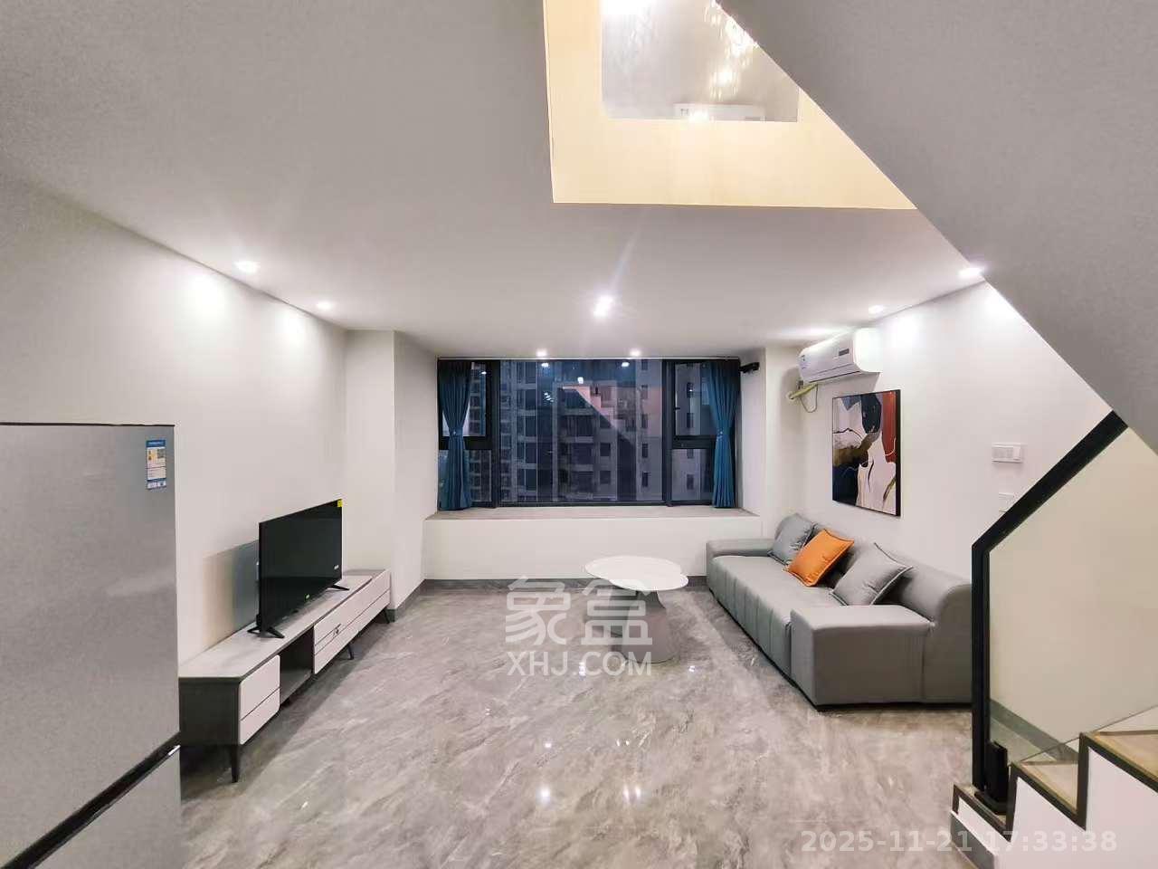 长燃润和天地(长润小区印湘江) 2室2厅1卫 1900.0元/月 长燃润和天地(长润小区印湘江) 2室2厅1卫 1900.0元/月室内图