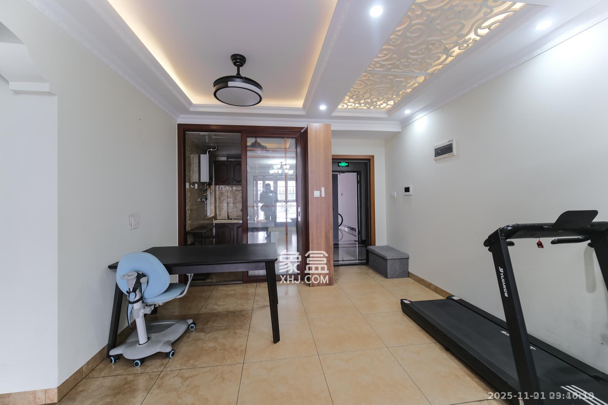 荣盛花语城 3室2厅1卫 2400.0元/月 荣盛花语城 3室2厅1卫 2400.0元/月室内图