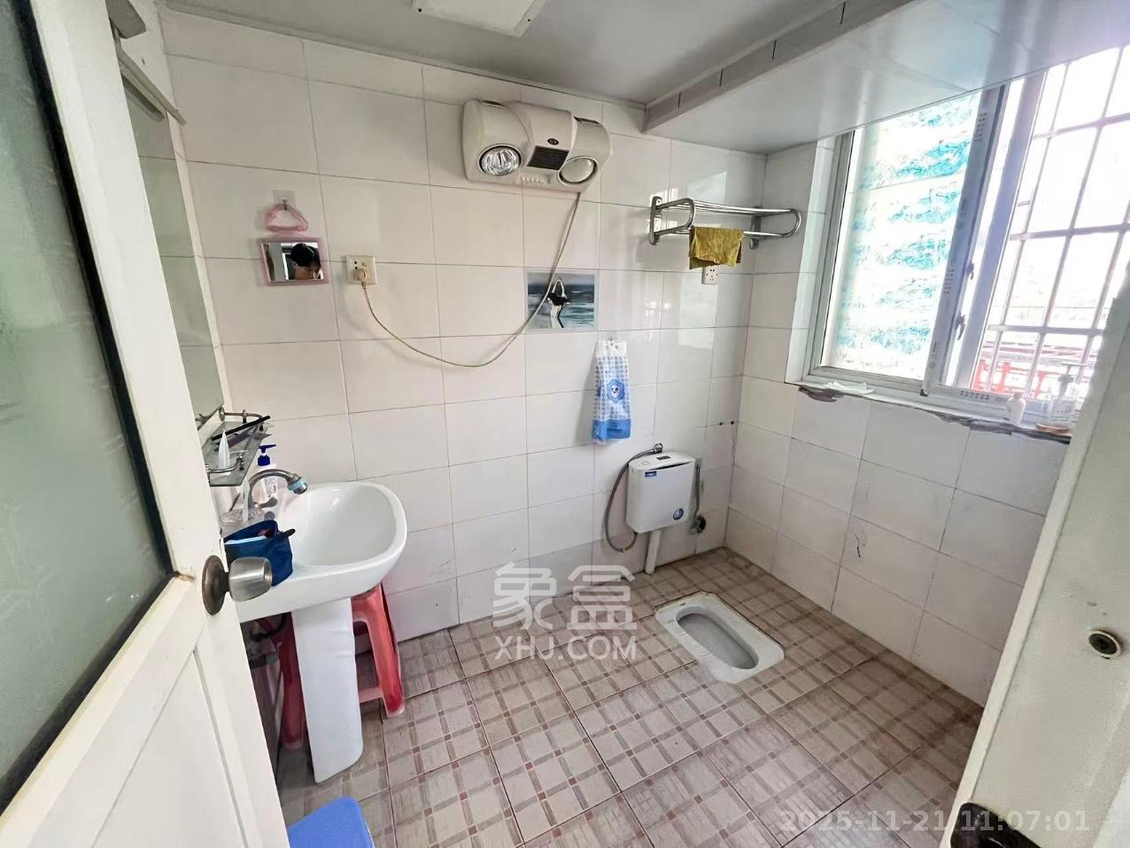 锦纶厂宿舍 2室2厅1卫 2000.0元/月 锦纶厂宿舍 2室2厅1卫 2000.0元/月室内图