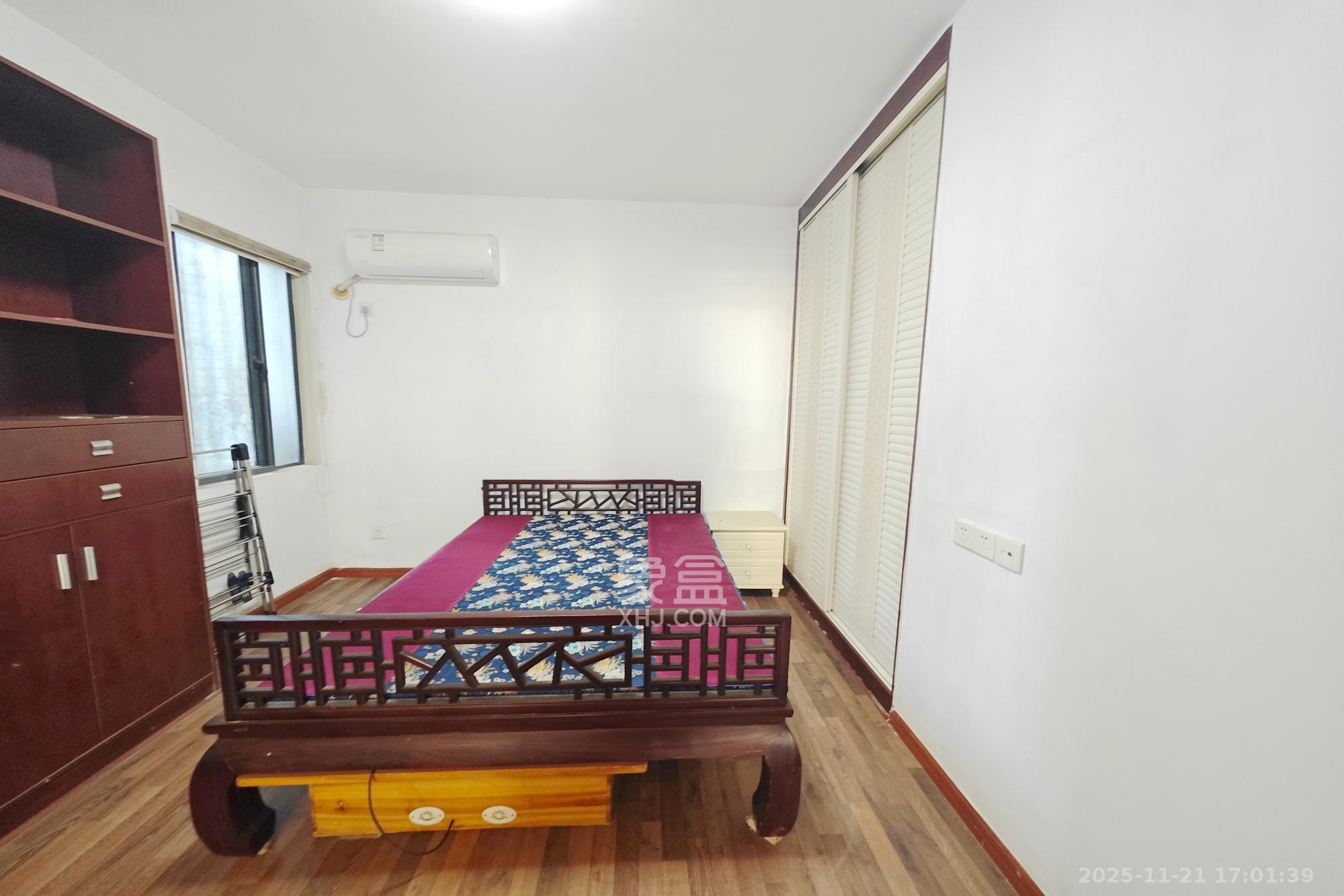 锦绣世纪  3室2厅2卫    129.8万卧室