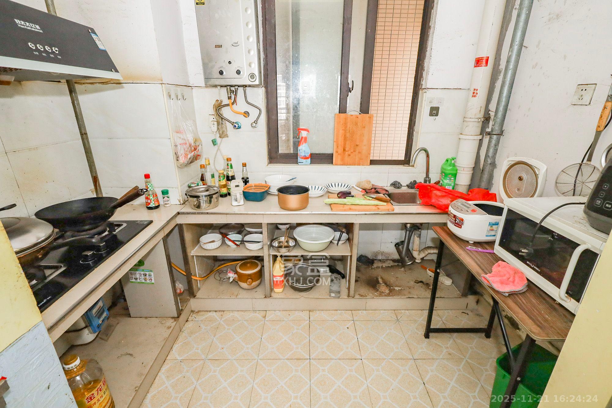 钰龙天下二期(钰龙佳园) 4室2厅1卫 2500.0元/月 钰龙天下二期(钰龙佳园) 4室2厅1卫 2500.0元/月室内图