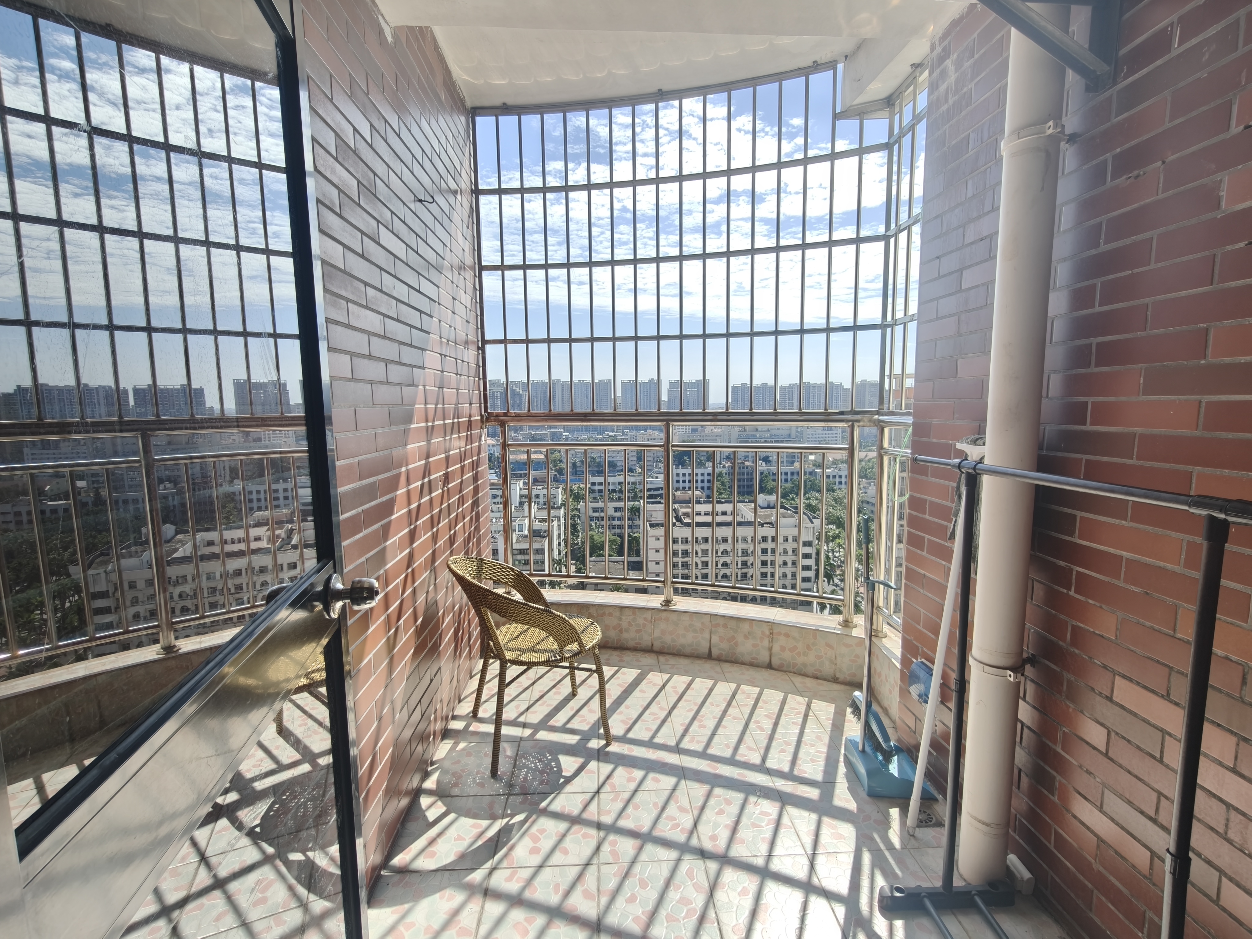 四季华庭龙城 1室0厅1卫 1600.0元/月 四季华庭龙城 1室0厅1卫 1600.0元/月室内图