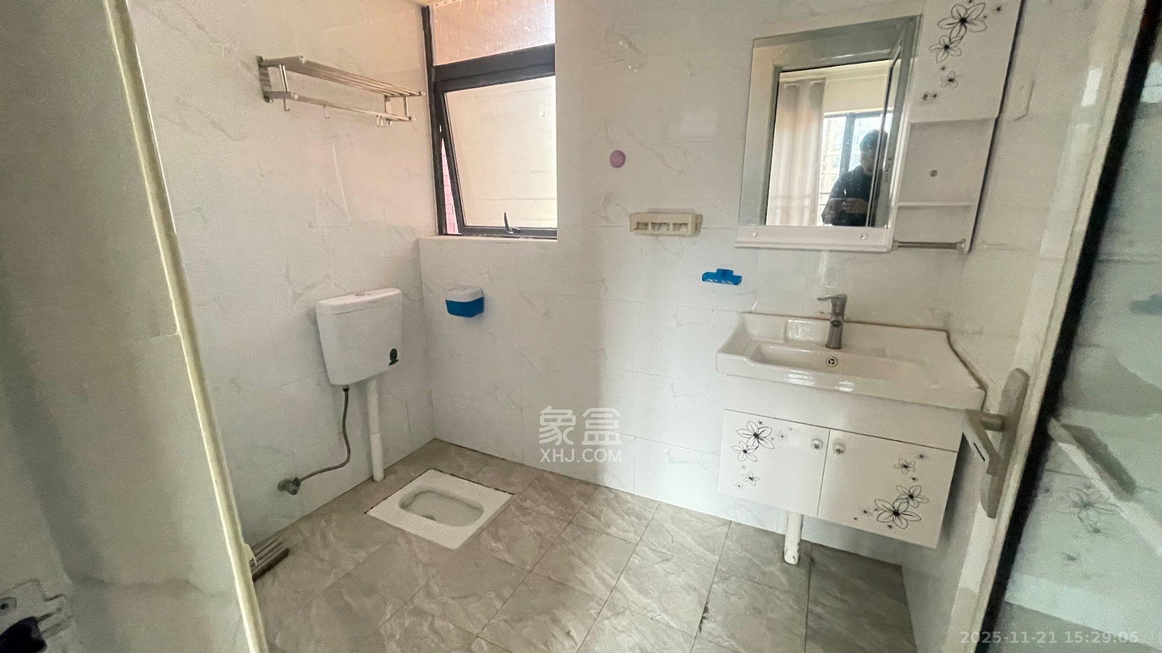 金谷豪庭 3室2厅2卫 1700.0元/月 金谷豪庭 3室2厅2卫 1700.0元/月室内图