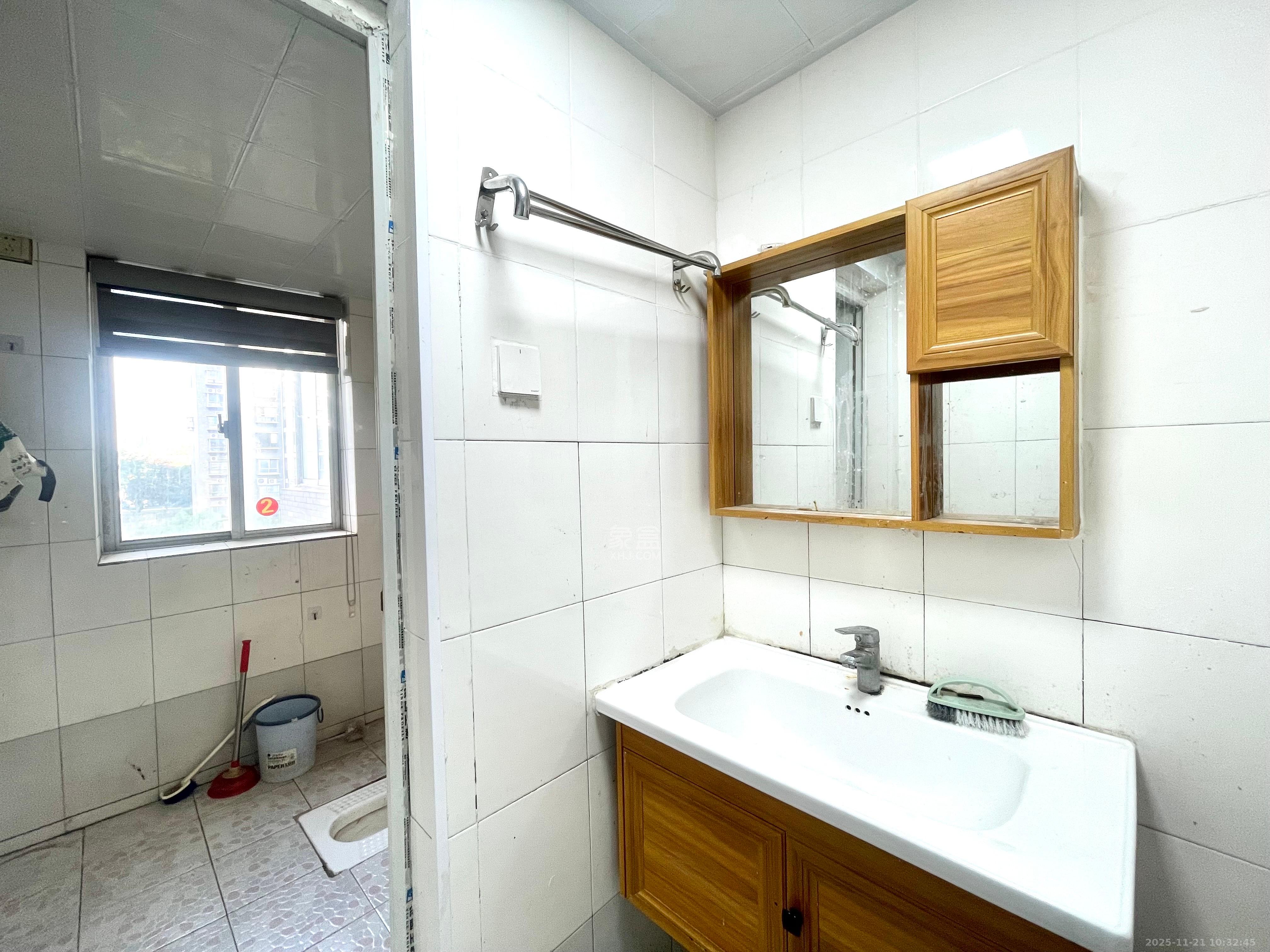 湘楚家园 3室2厅2卫 1500.0元/月 湘楚家园 3室2厅2卫 1500.0元/月室内图