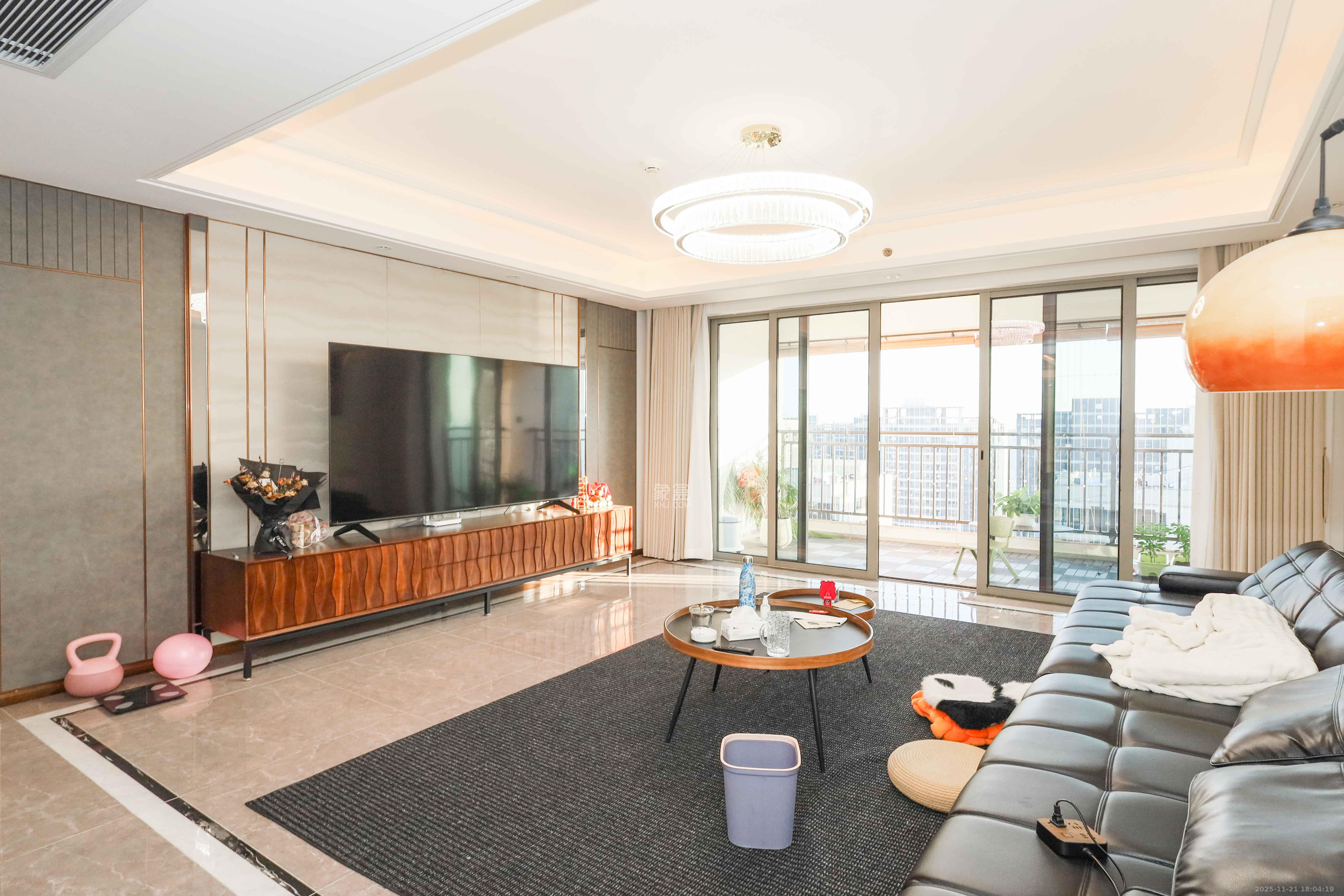 梅溪华府(新城金茂梦想华府) 4室2厅3卫 268.0万 梅溪华府(新城金茂梦想华府) 4室2厅3卫 268.0万客厅