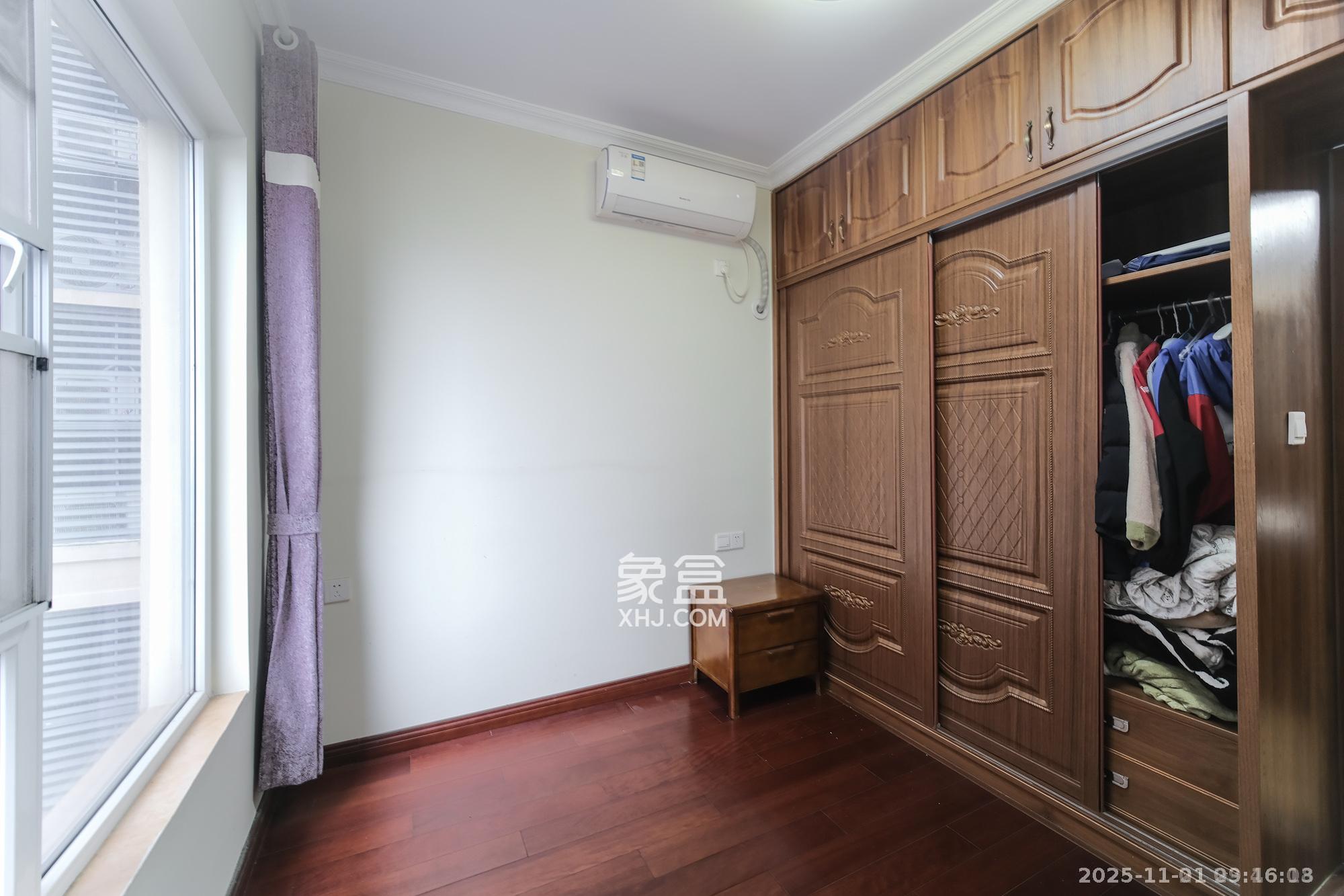 荣盛花语城 3室2厅1卫 2400.0元/月 荣盛花语城 3室2厅1卫 2400.0元/月室内图