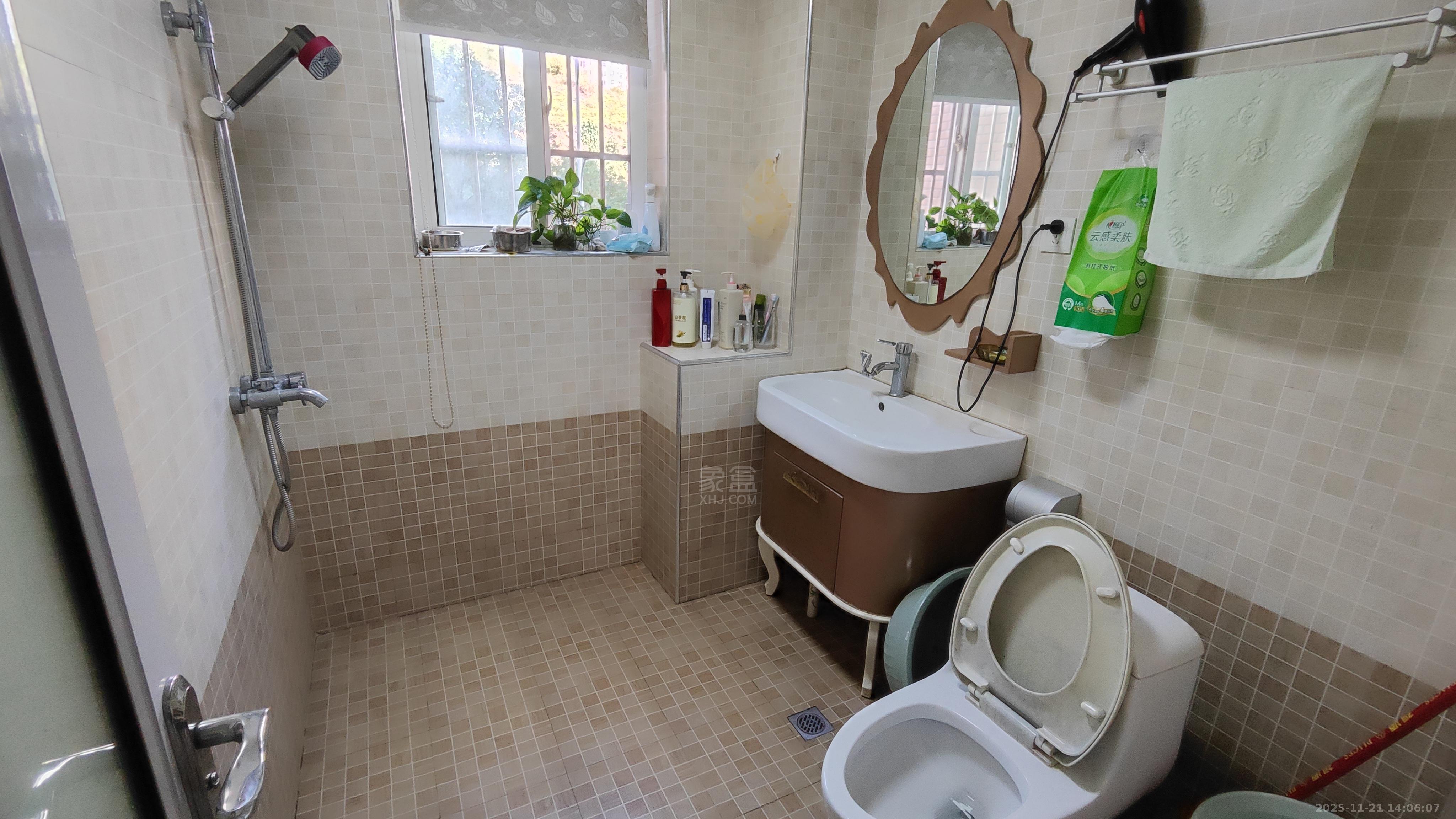 颐景园3期协力小区  3室2厅2卫    3500.0元/月室内图