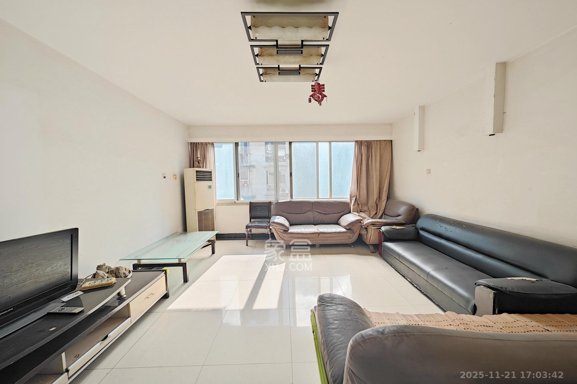 天润花园 3室2厅1卫 78.8万 天润花园 3室2厅1卫 78.8万客厅