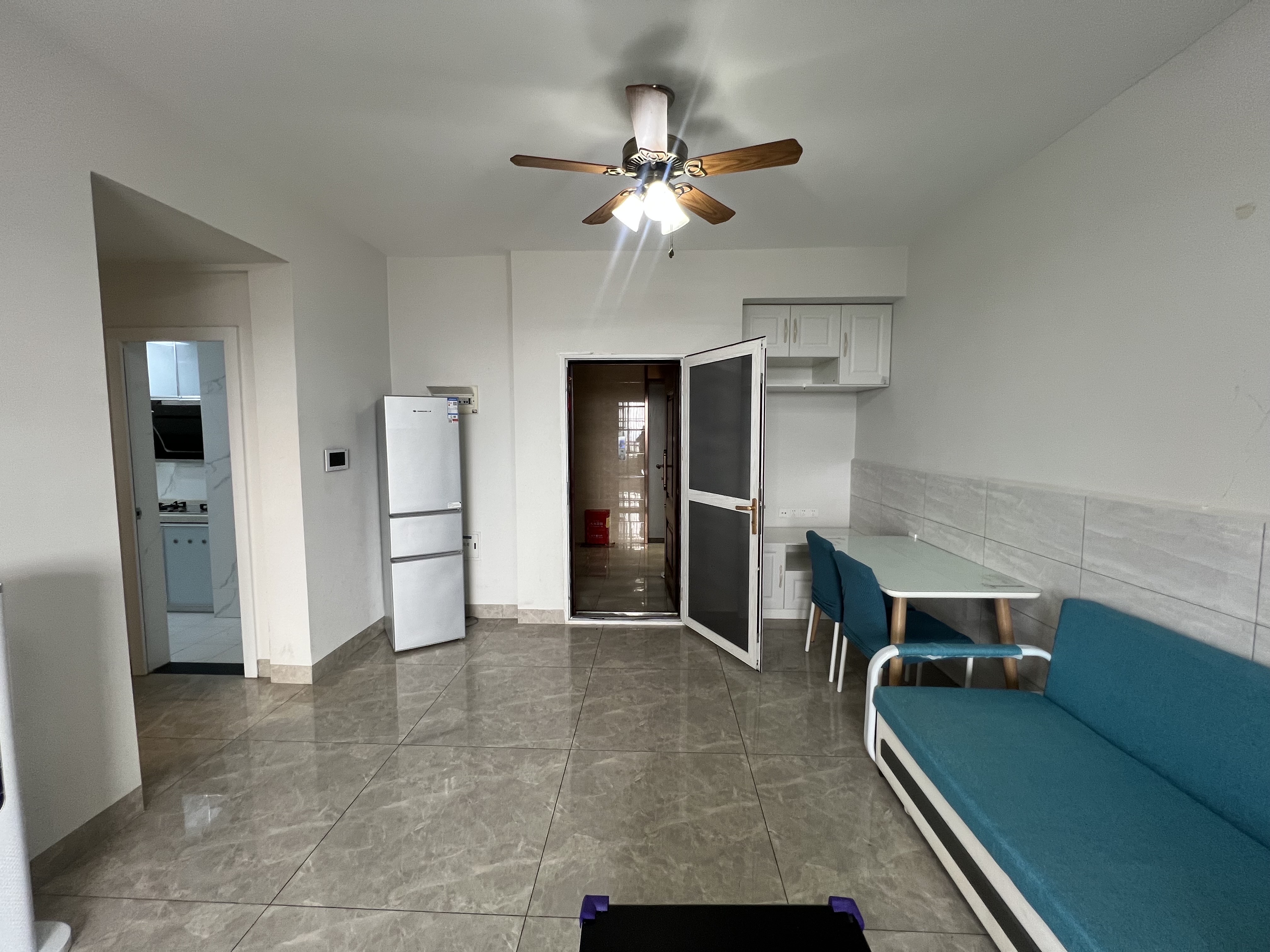 现代美居（喜盈门）  1室1厅1卫    2300.0元/月室内图