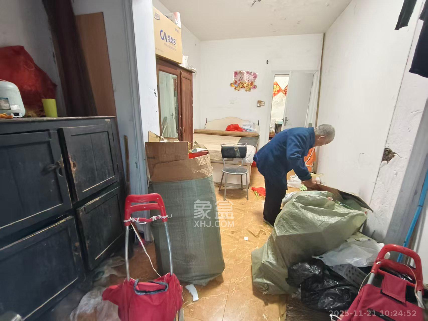 长坡社区  1室1厅1卫    1300.0元/月室内图