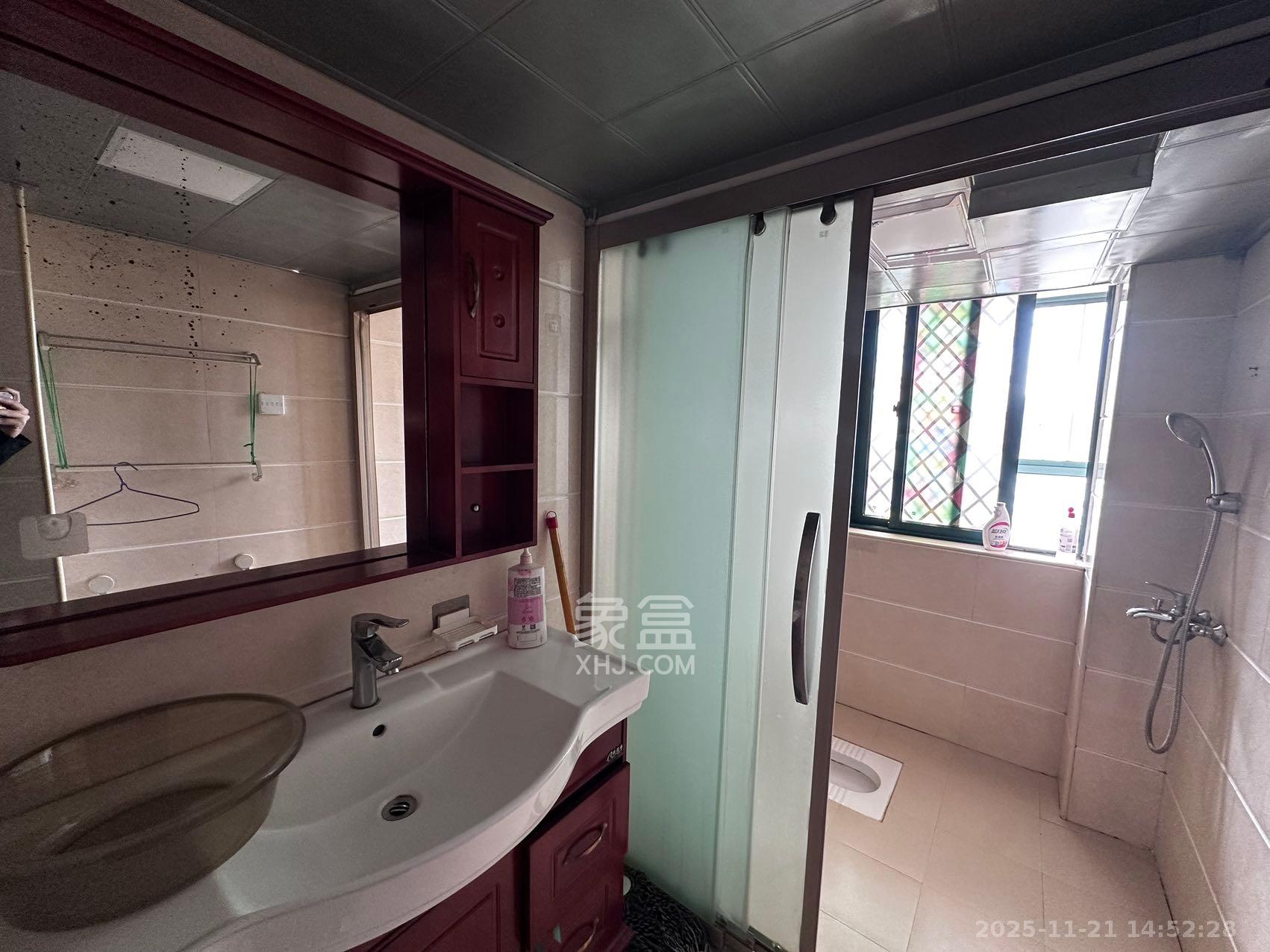 富景园  2室1厅1卫    2400.0元/月室内图