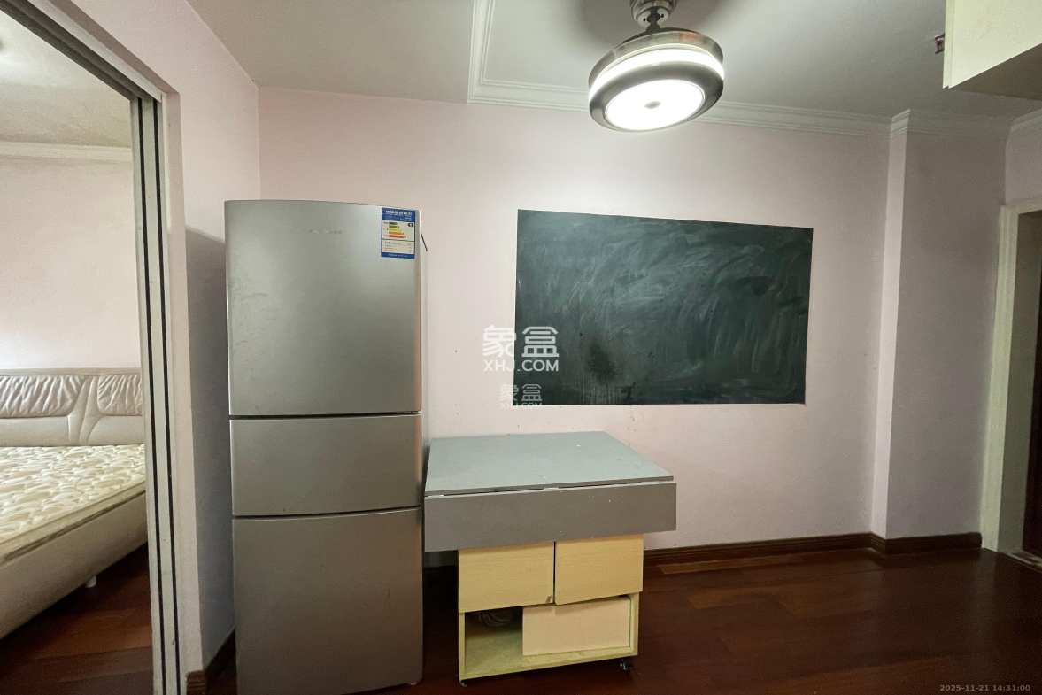 中建芙蓉工社 1室1厅1卫 1300.0元/月 中建芙蓉工社 1室1厅1卫 1300.0元/月室内图