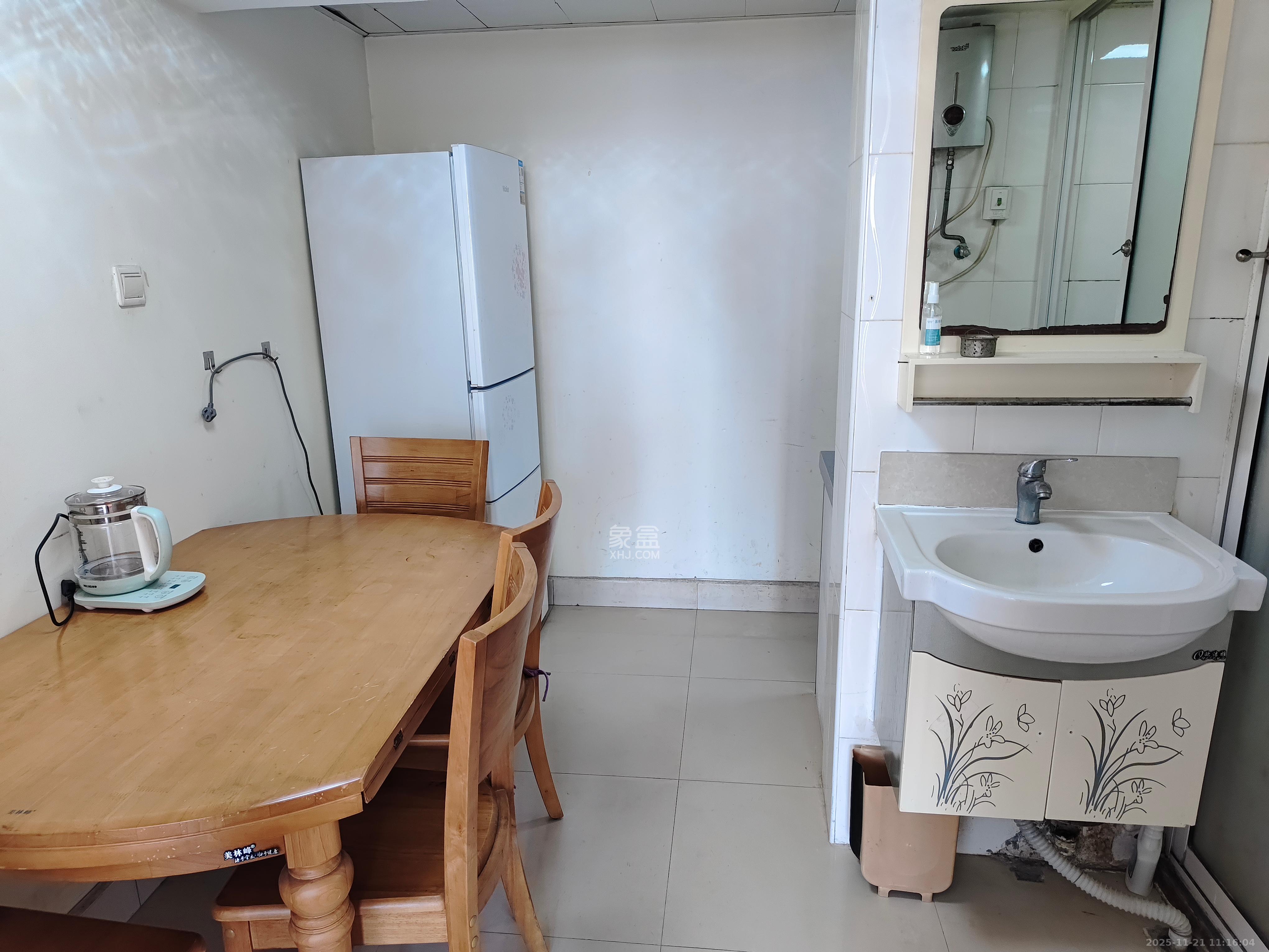 旭日东升 1室1厅1卫 1500.0元/月 旭日东升 1室1厅1卫 1500.0元/月室内图