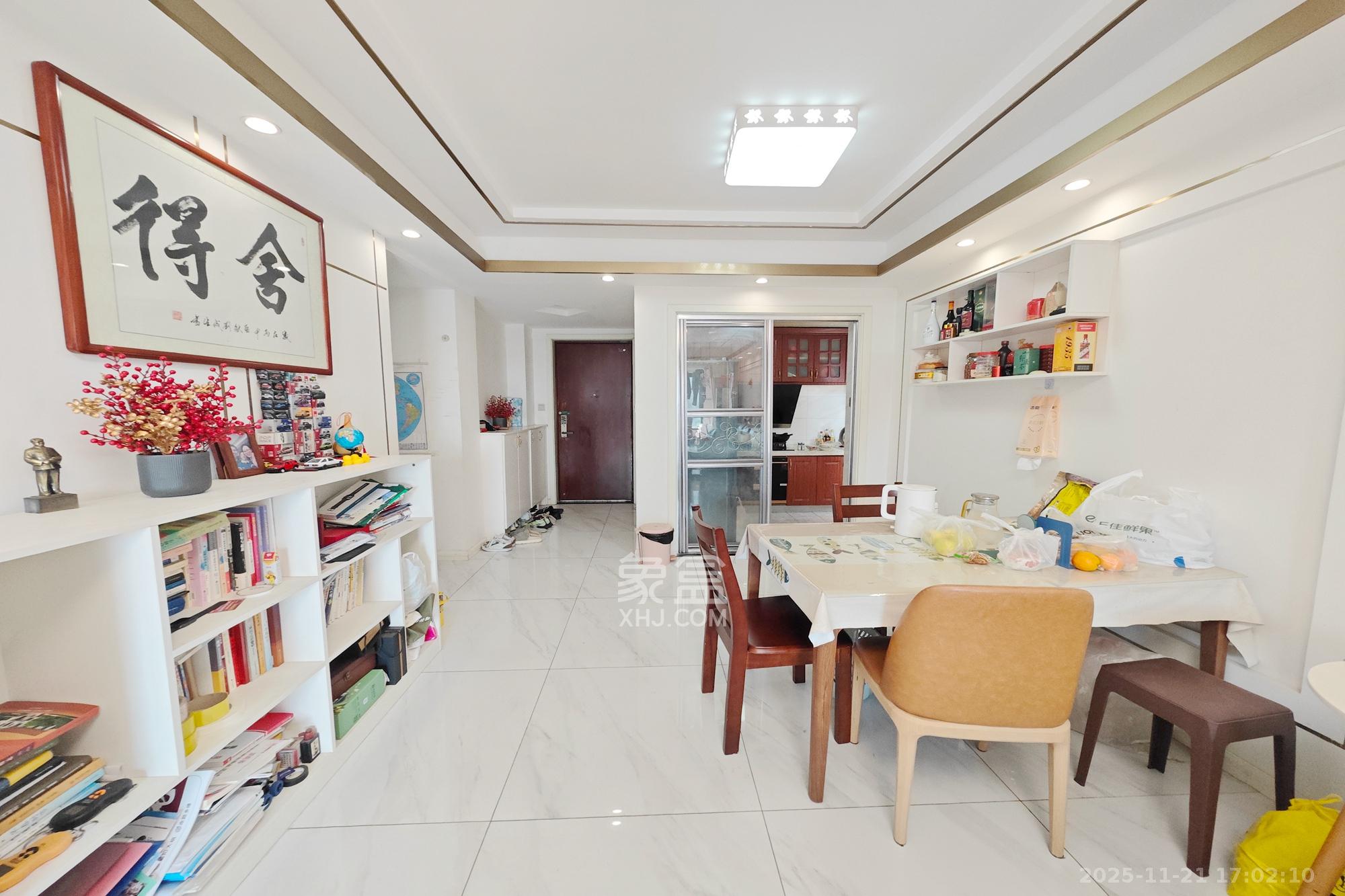 建发中央悦府  3室2厅1卫    115.0万客厅