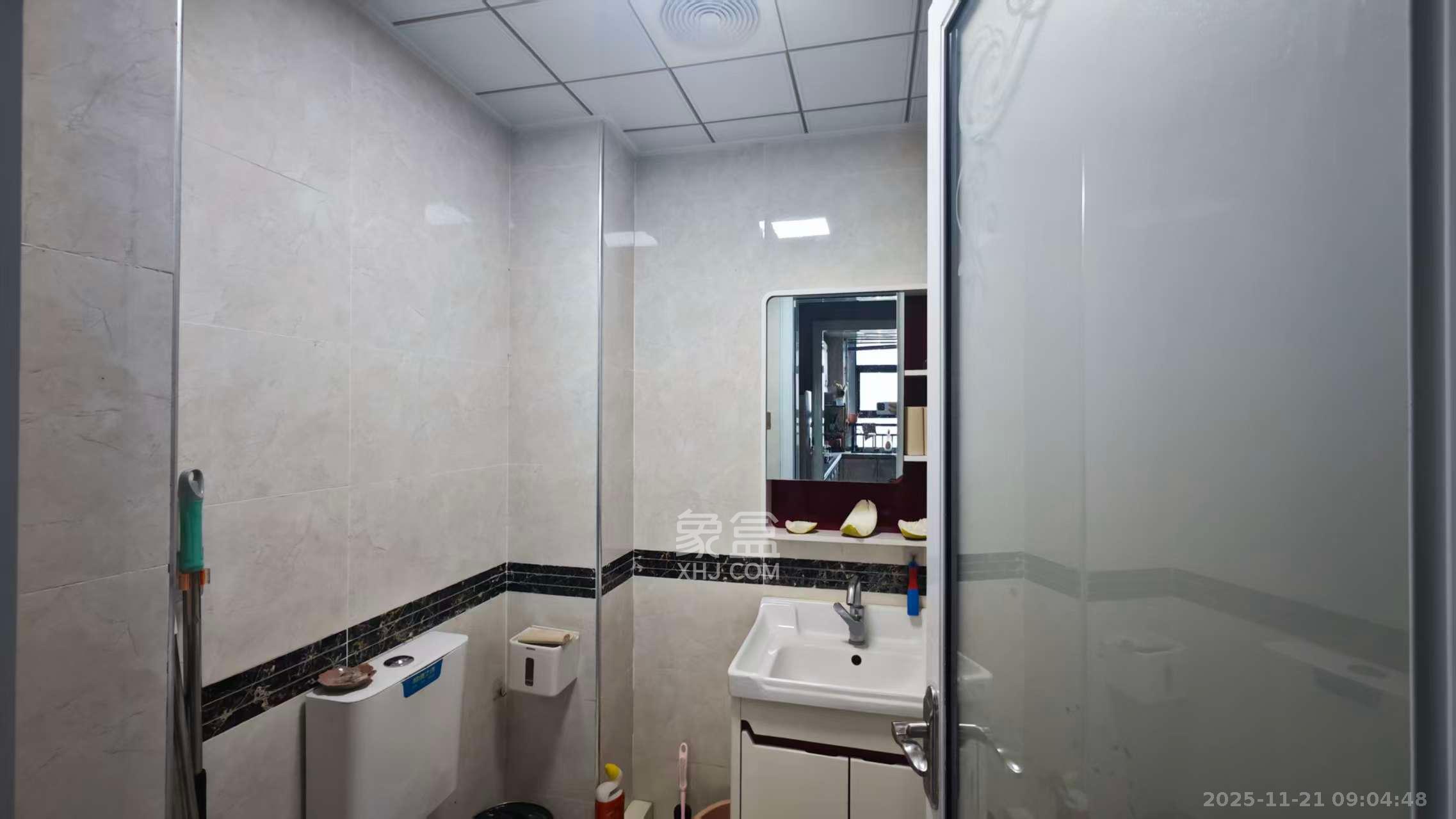 万坤图财富广场 1室1厅2卫 12000.0元/月 万坤图财富广场 1室1厅2卫 12000.0元/月室内图