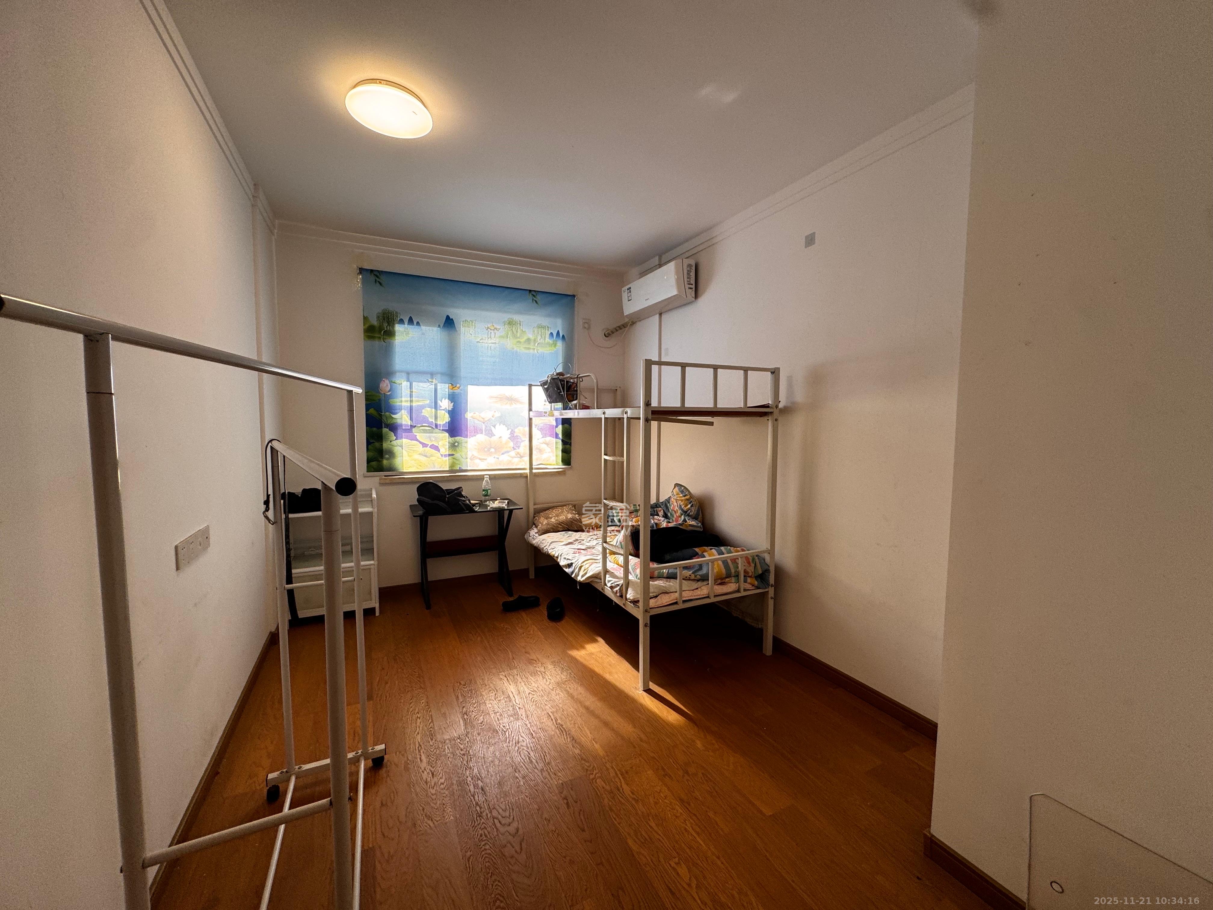 万润滨江天著  4室2厅2卫    2200.0元/月室内图