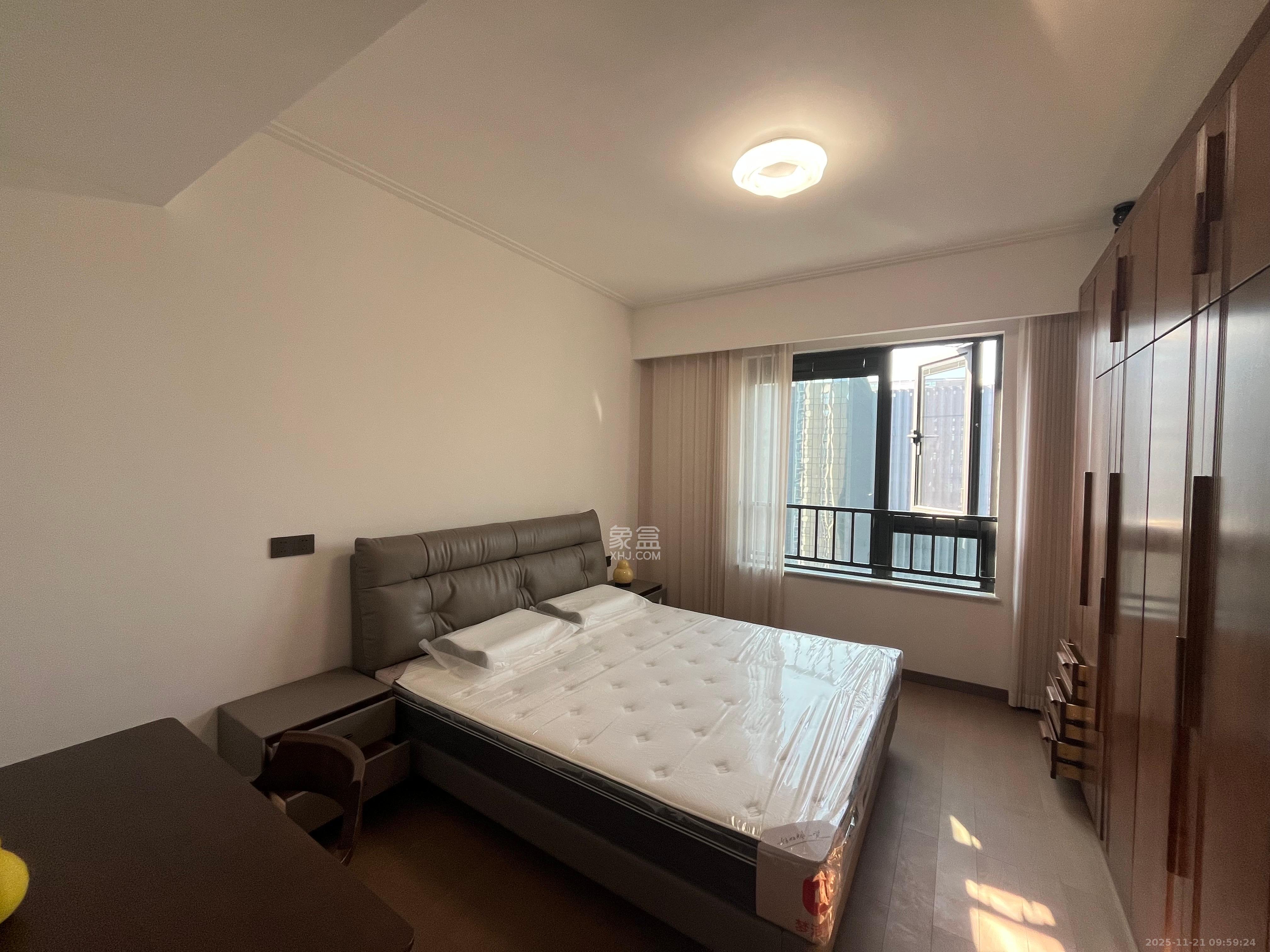 绿地V岛 4室2厅2卫 8000.0元/月 绿地V岛 4室2厅2卫 8000.0元/月室内图