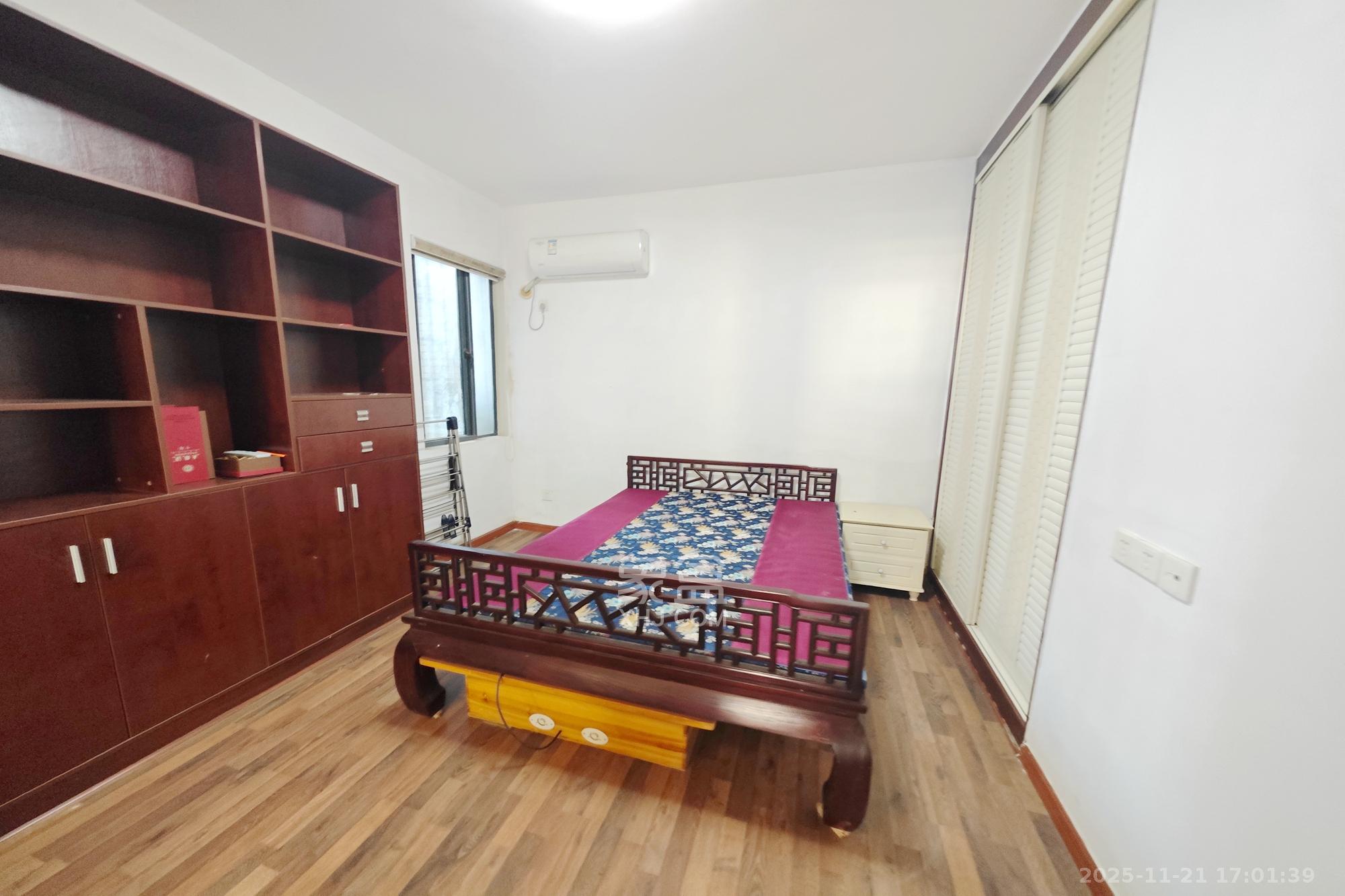 锦绣世纪  3室2厅2卫    129.8万卧室