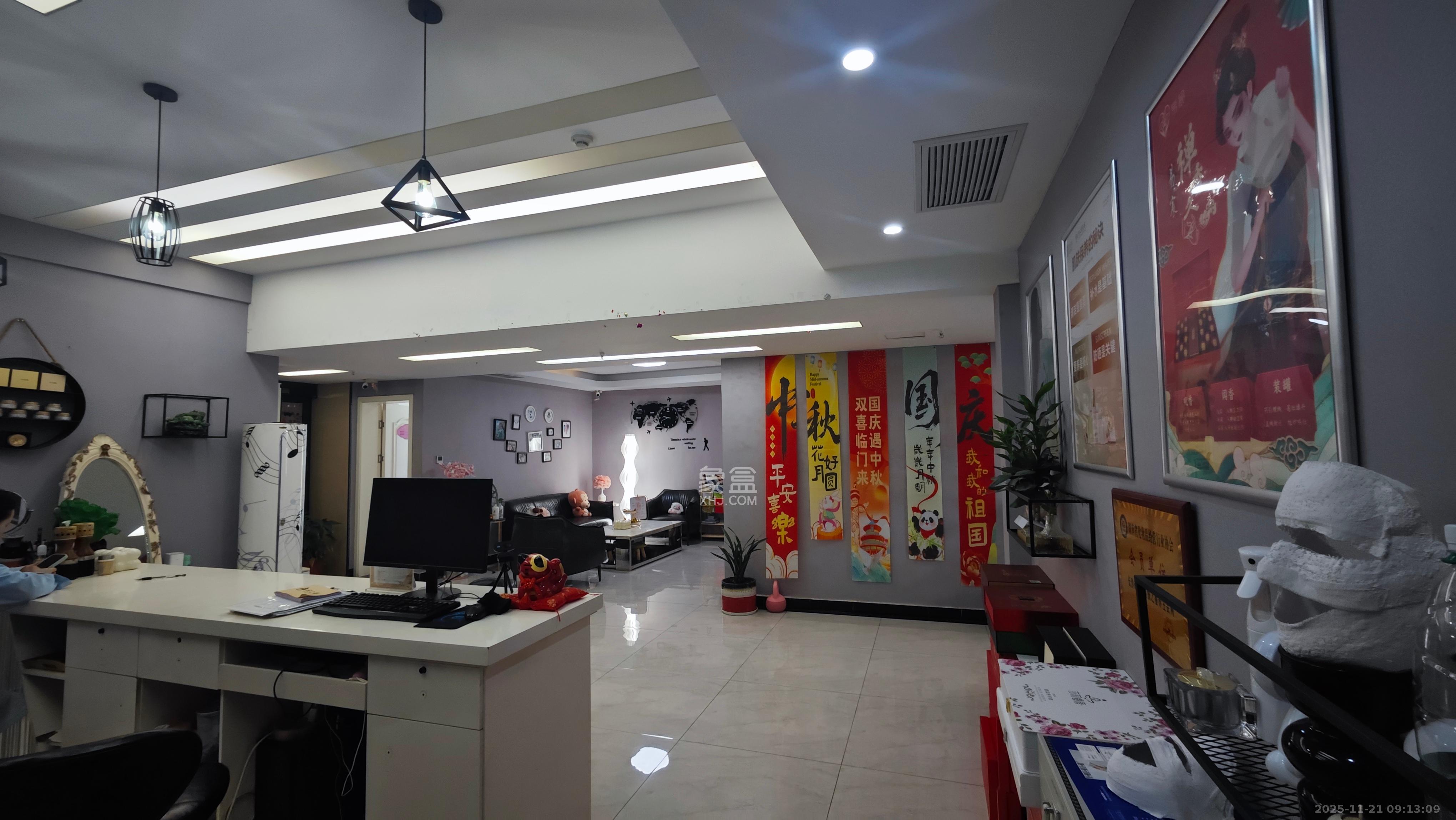 万坤图财富广场 1室1厅2卫 12000.0元/月 万坤图财富广场 1室1厅2卫 12000.0元/月室内图