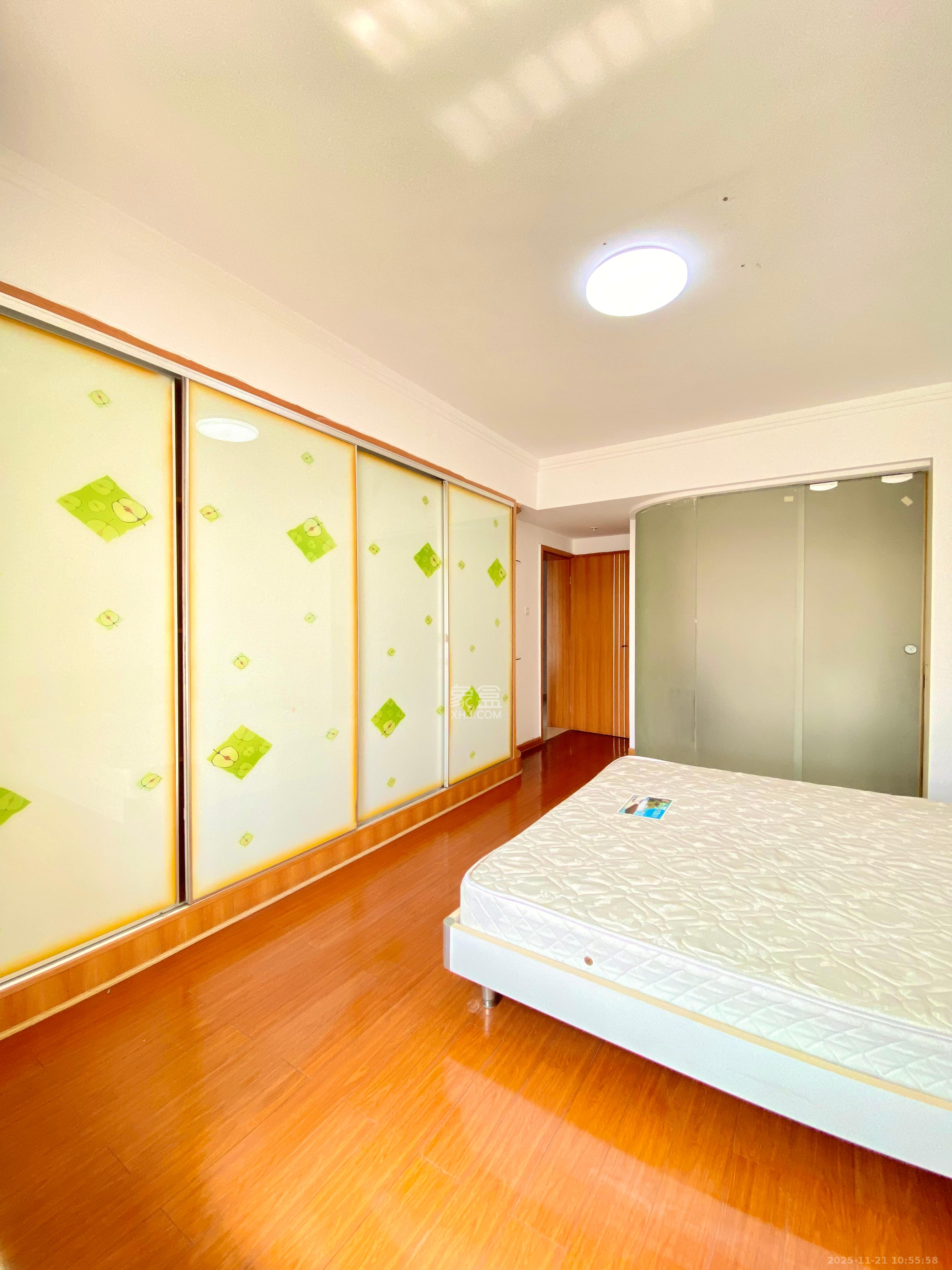 新世纪家园  1室0厅0卫    1300.0元/月室内图