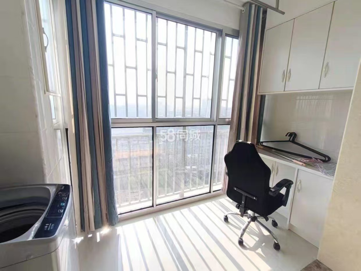 宇元万向城 2室2厅1卫 1400.0元/月 宇元万向城 2室2厅1卫 1400.0元/月室内图