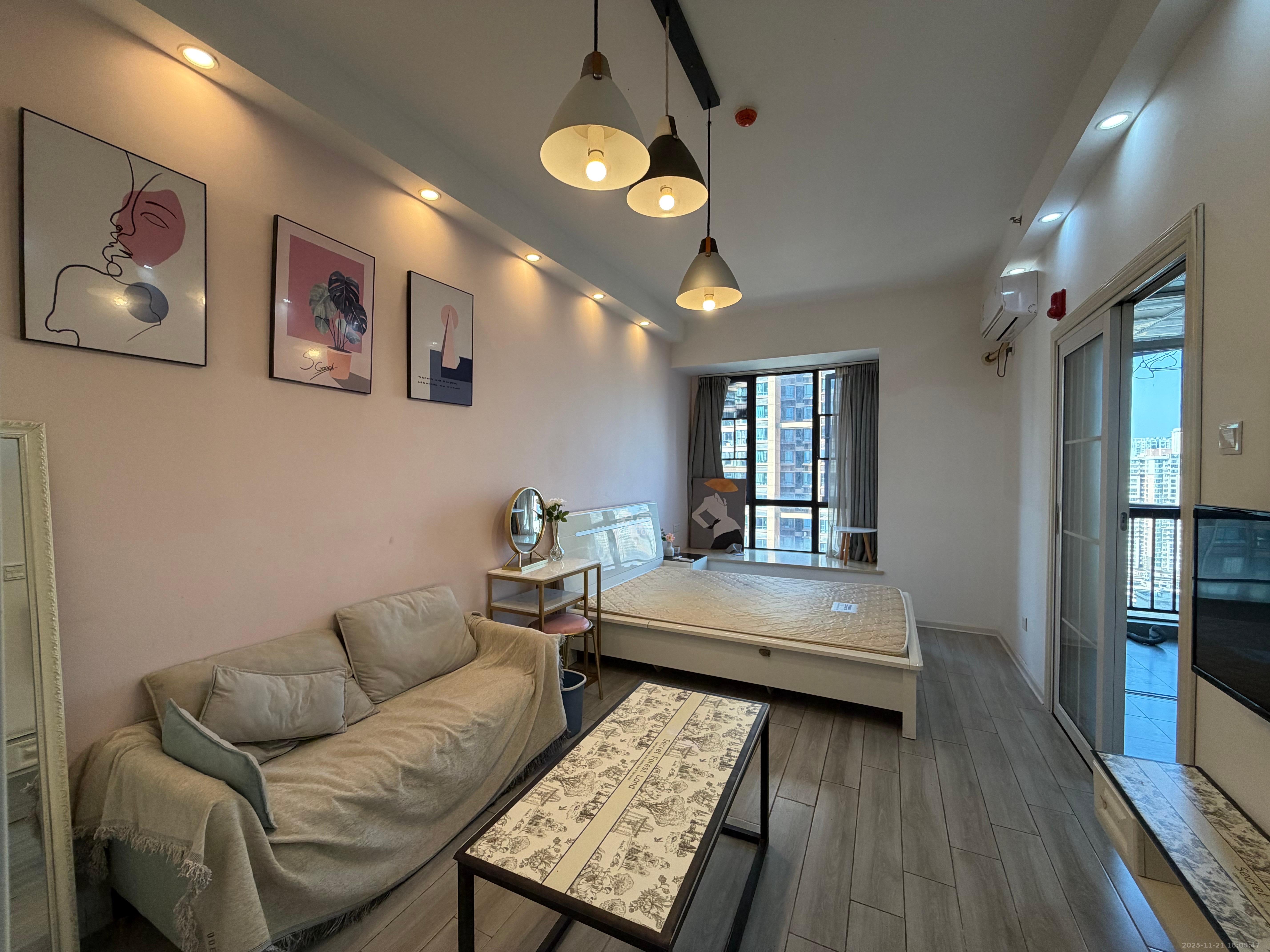 荣悦台 1室1厅1卫 1900.0元/月 荣悦台 1室1厅1卫 1900.0元/月室内图