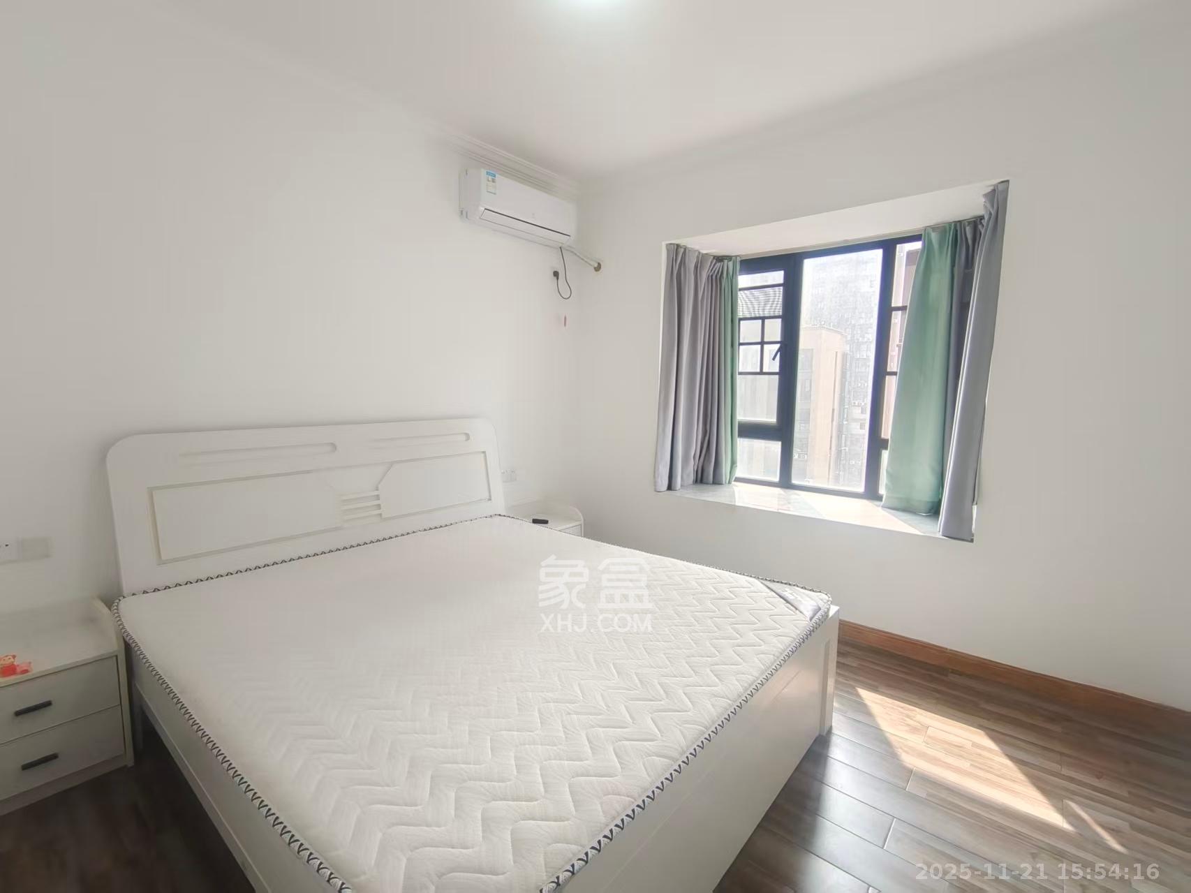 勤诚达境界城  4室2厅2卫    2400.0元/月室内图