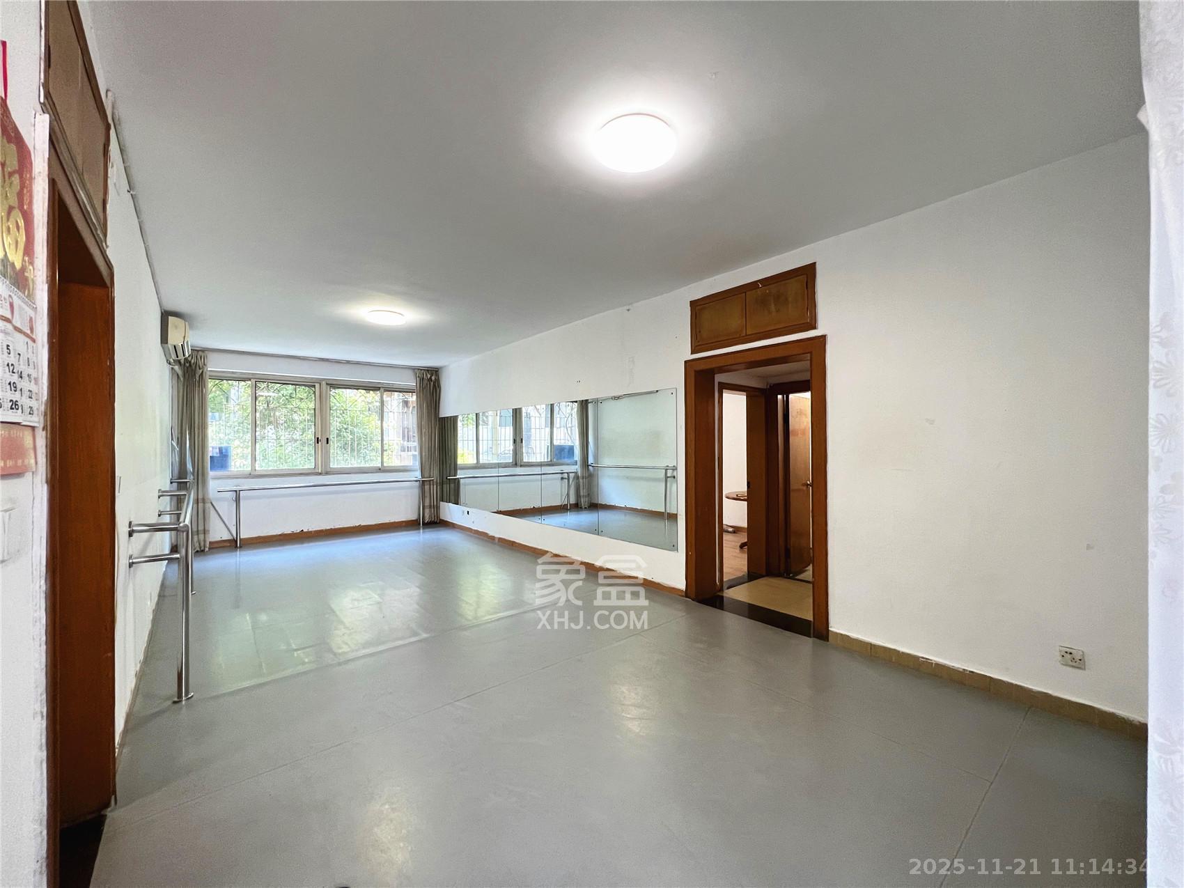 省军区宿舍 3室2厅1卫 2700.0元/月 省军区宿舍 3室2厅1卫 2700.0元/月室内图