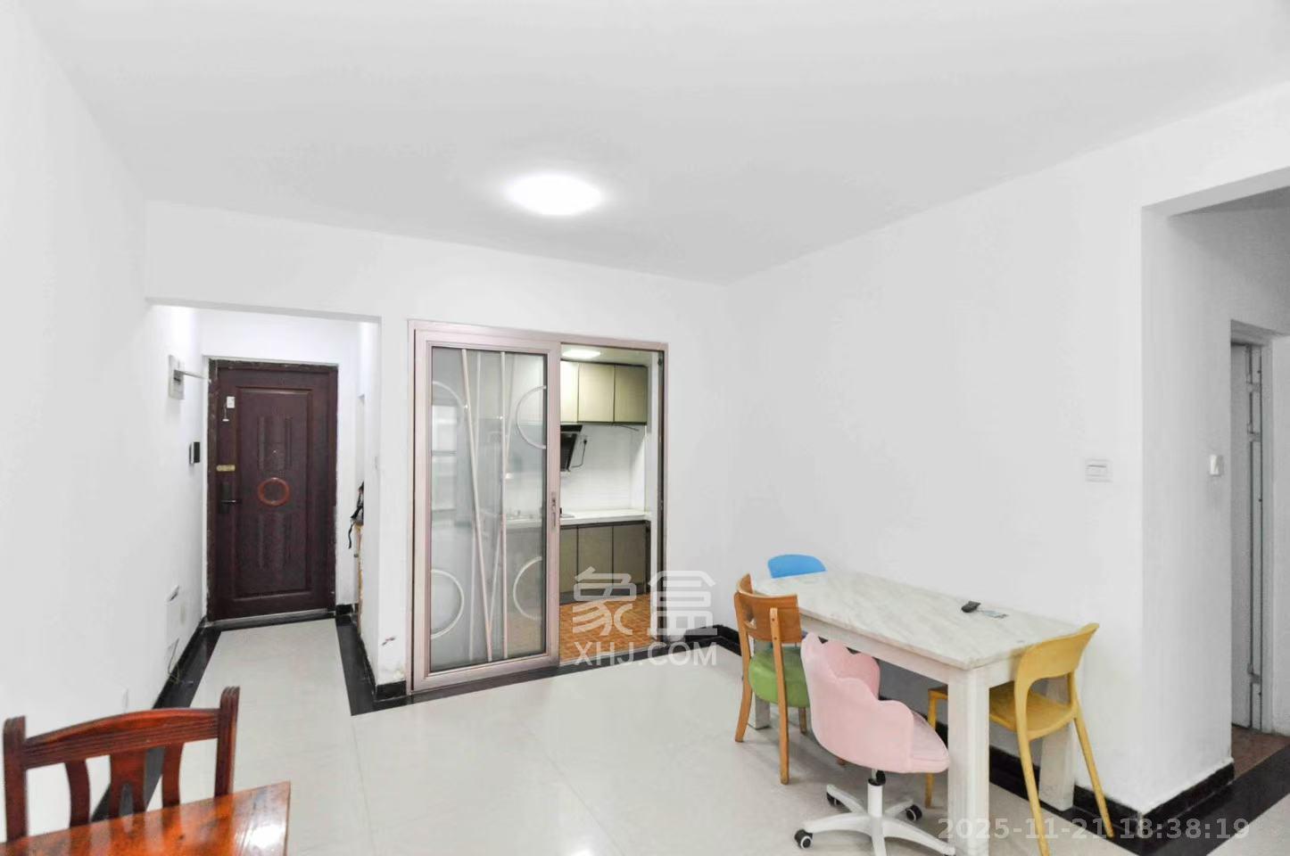 达美D6区  3室2厅2卫    2650.0元/月室内图