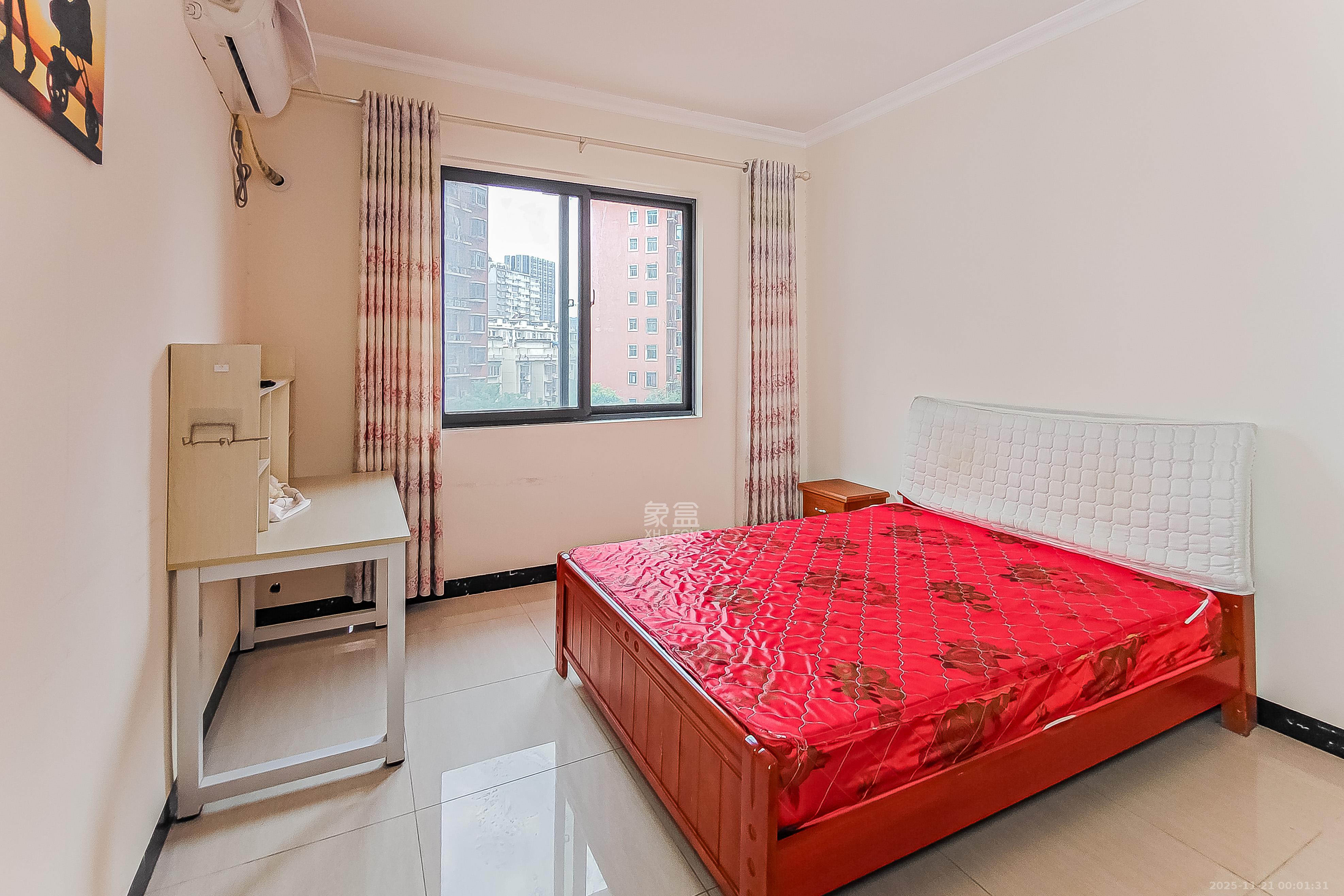 阳光锦城 2室2厅1卫 100.0万 阳光锦城 2室2厅1卫 100.0万卧室