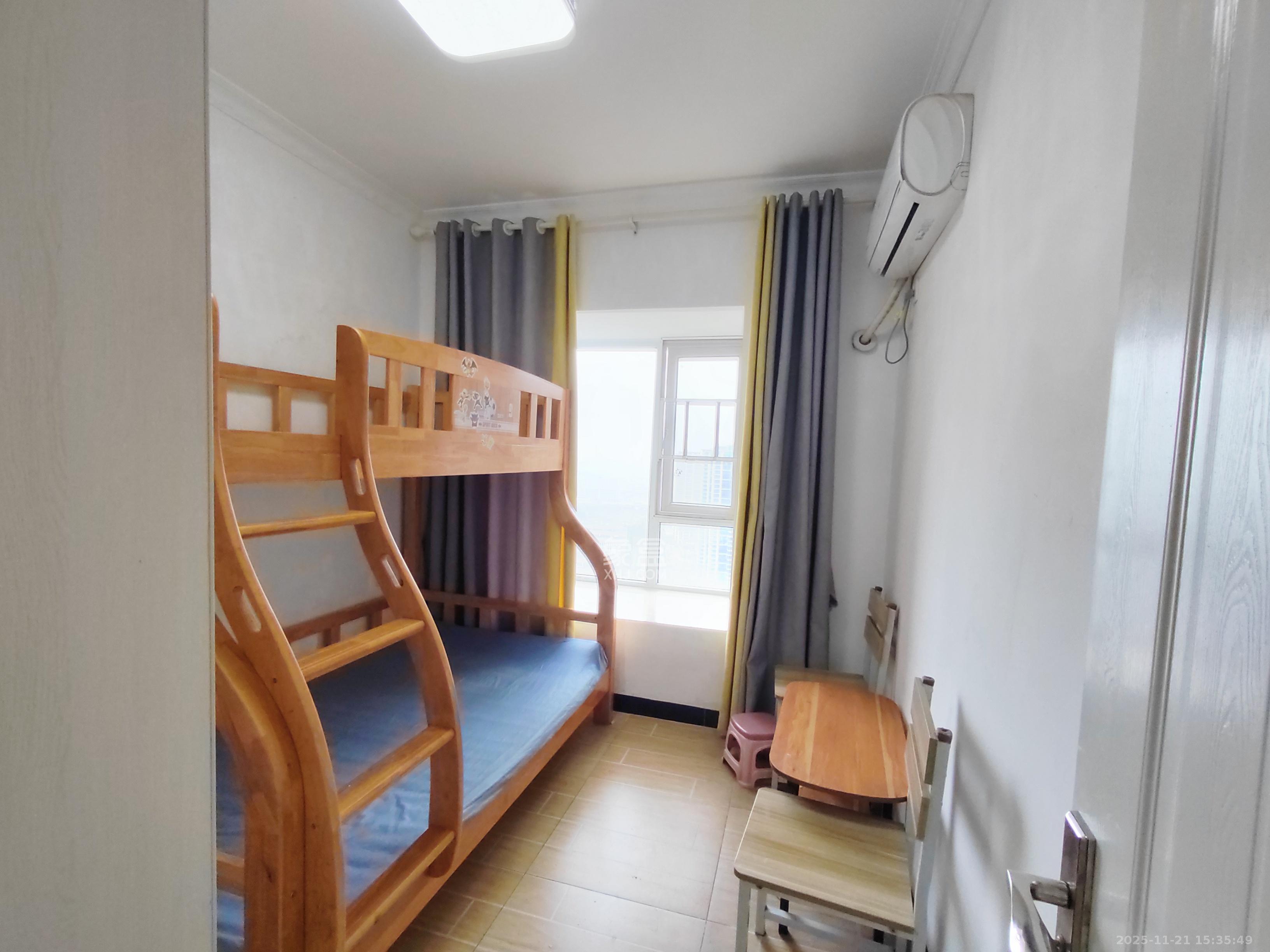 荣盛花语城  3室2厅1卫    1800.0元/月室内图