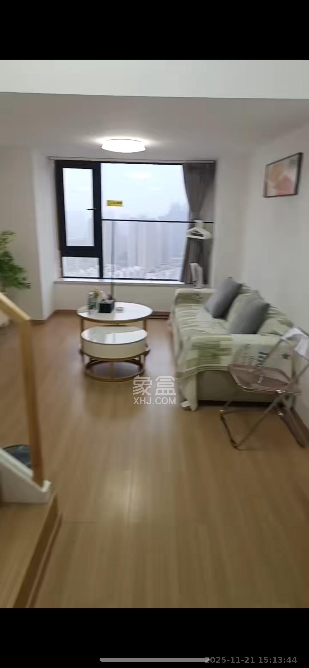 越秀悦湖台  1室0厅0卫    2500.0元/月