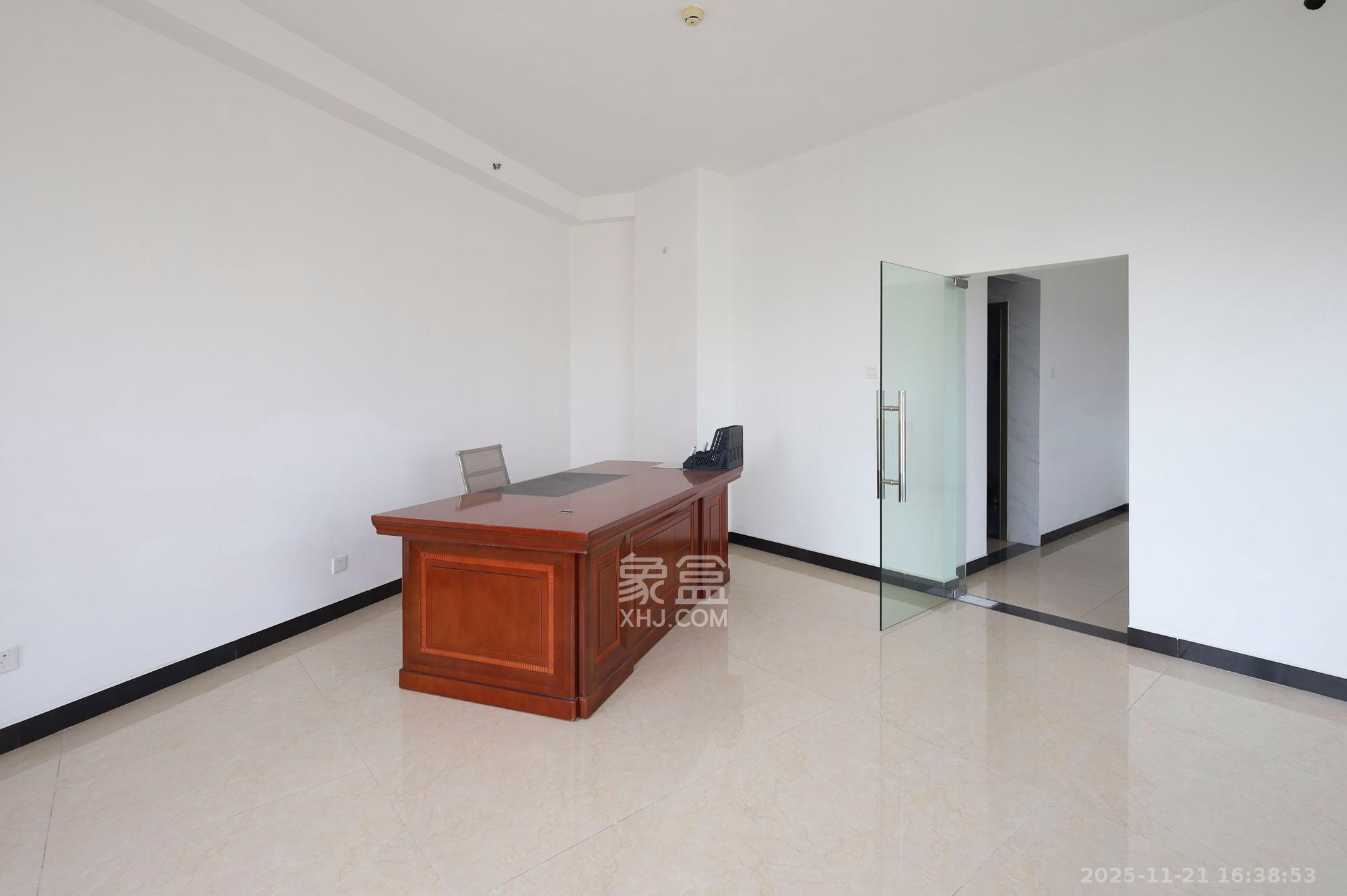 湘诚德峰小区A区 2室1厅1卫 2800.0元/月 湘诚德峰小区A区 2室1厅1卫 2800.0元/月室内图