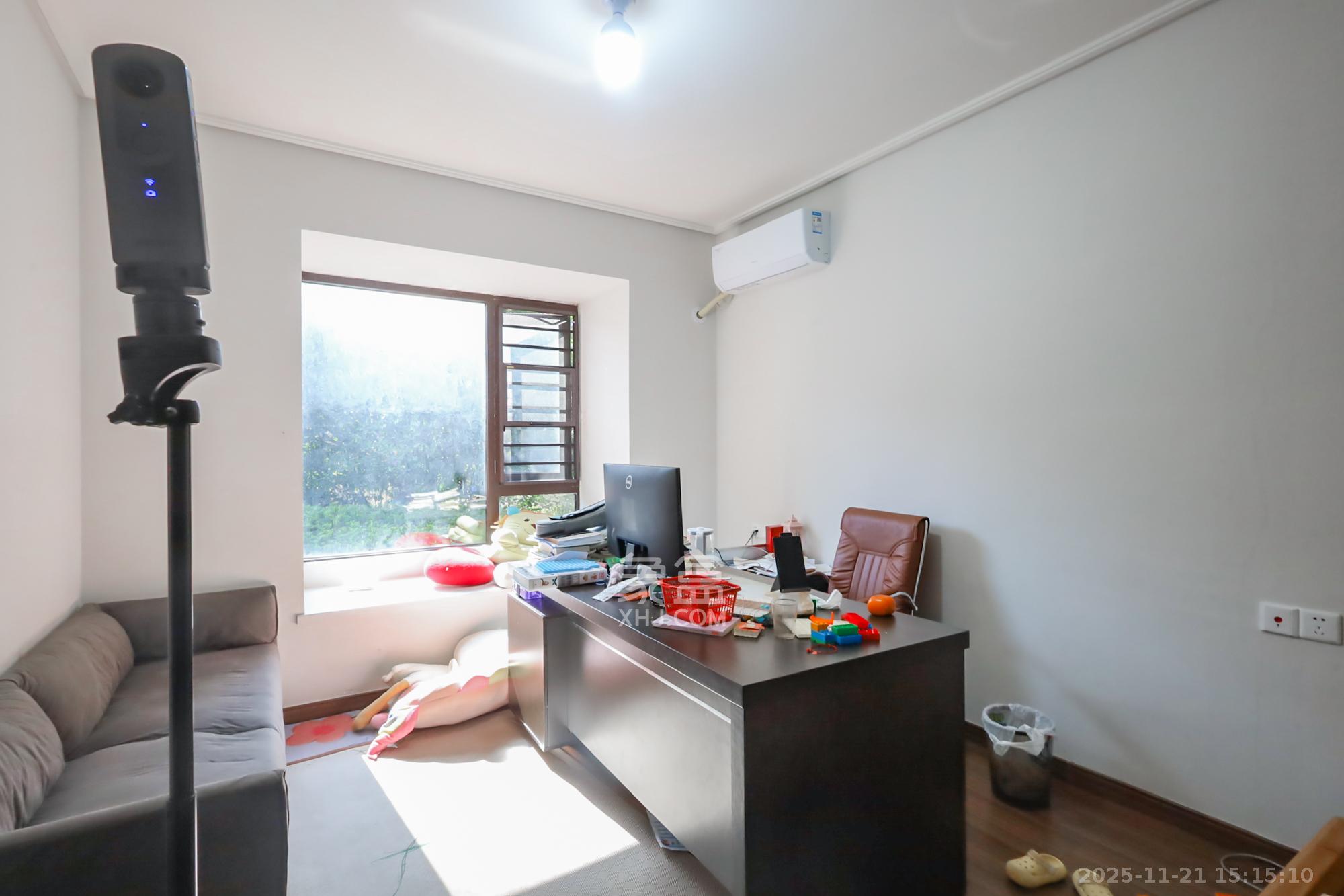 保利海德公园 3室1厅1卫 140.0万 保利海德公园 3室1厅1卫 140.0万卧室