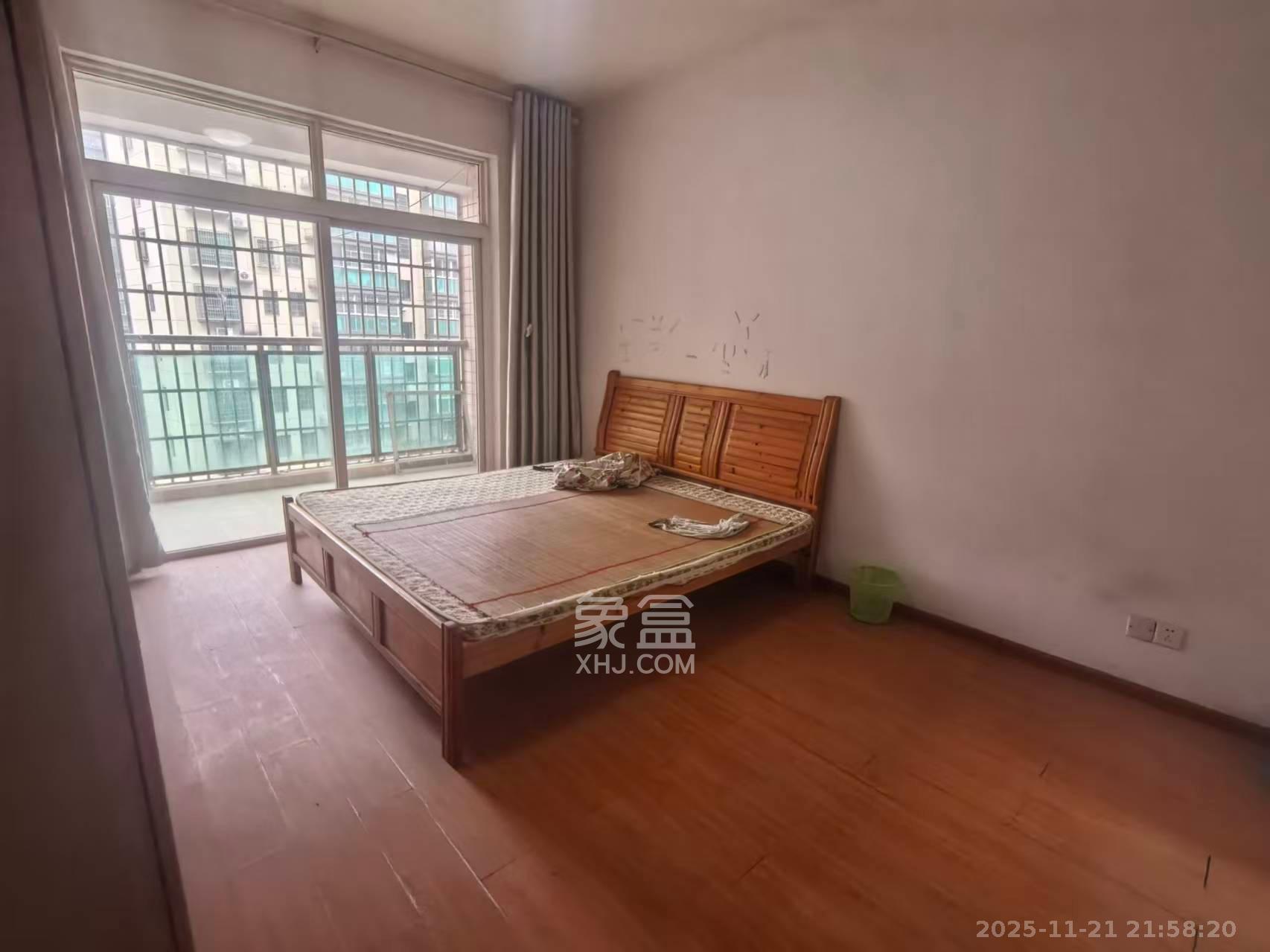 麓谷加州阳光 3室2厅2卫 2000.0元/月 麓谷加州阳光 3室2厅2卫 2000.0元/月室内图