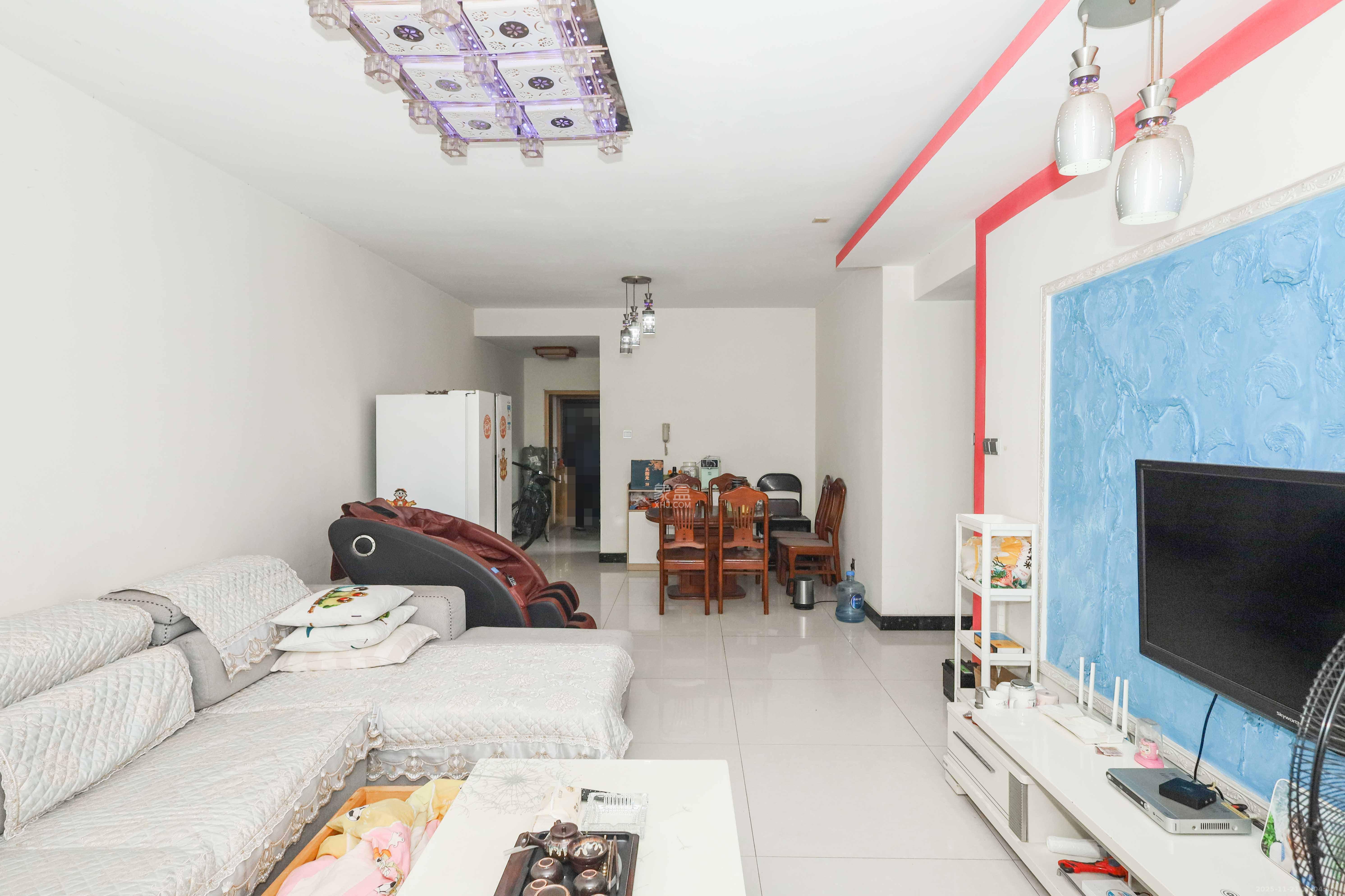 麓山润城  2室2厅1卫    52.0万客厅