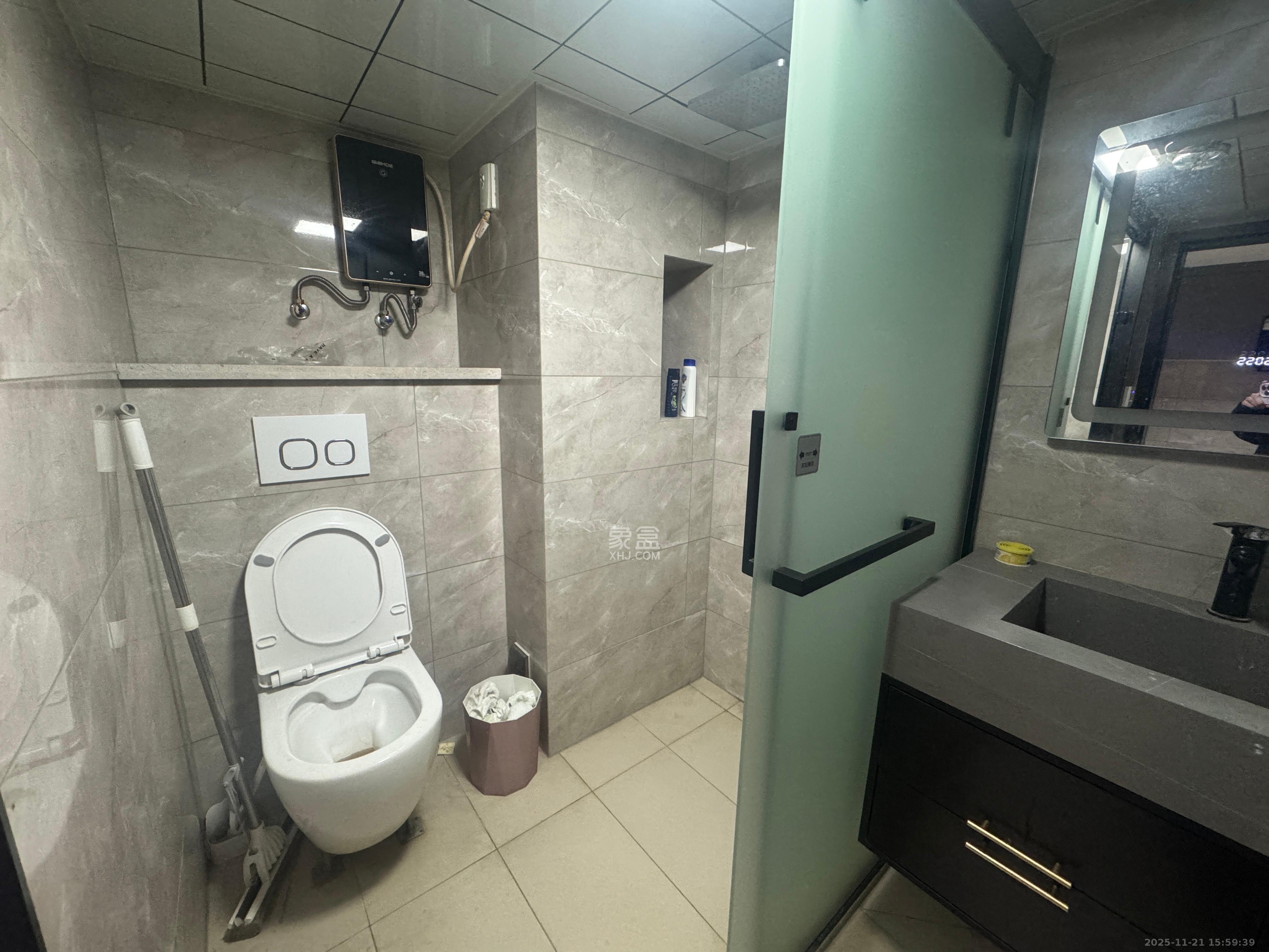 梅溪湖金茂湾  2室1厅1卫    2800.0元/月室内图