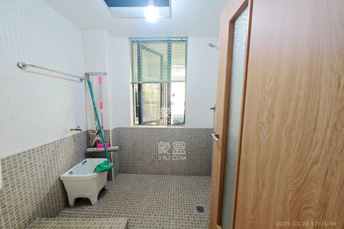 锦绣世纪 3室2厅2卫 129.8万 锦绣世纪 3室2厅2卫 129.8万其他