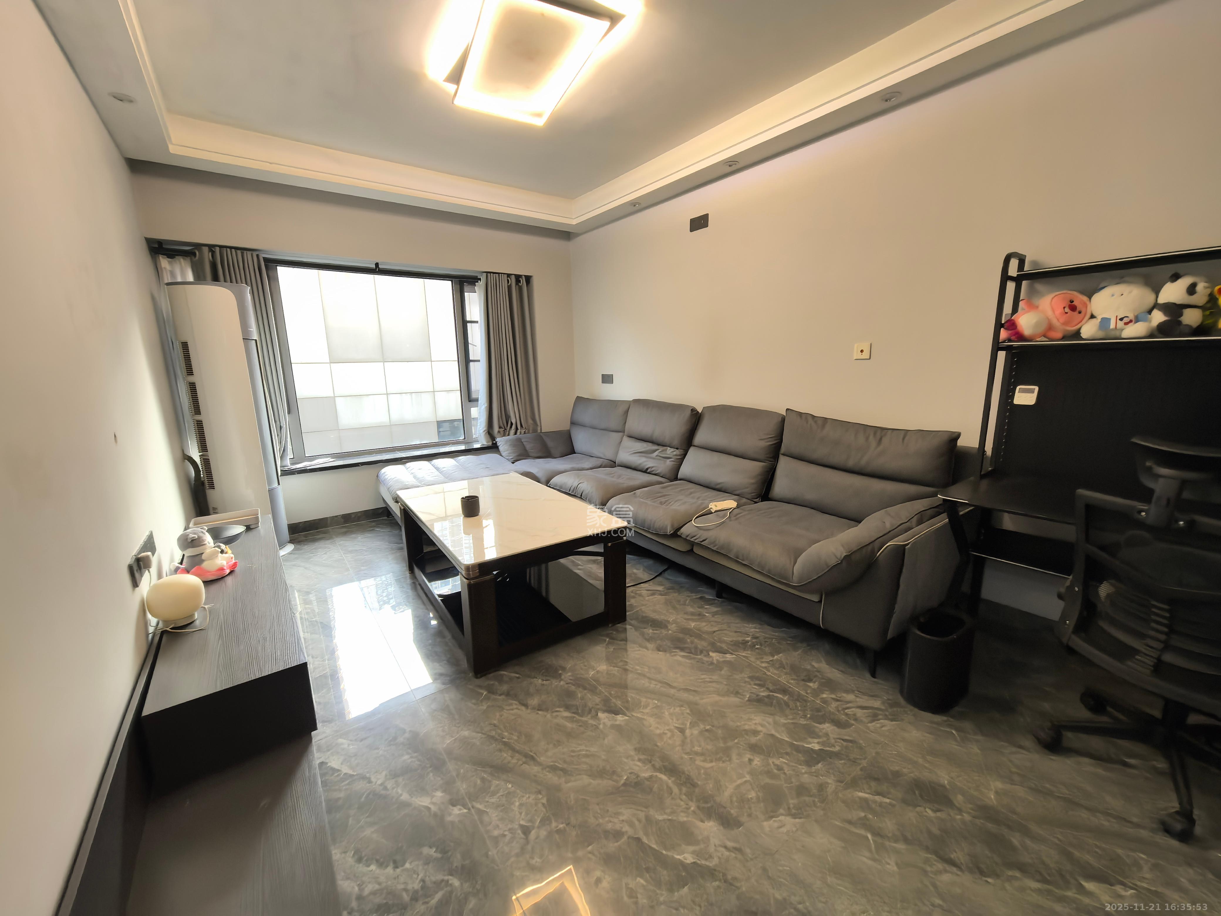 世茂铂翠湾四期（世茂悦享）  3室2厅1卫    3300.0元/月