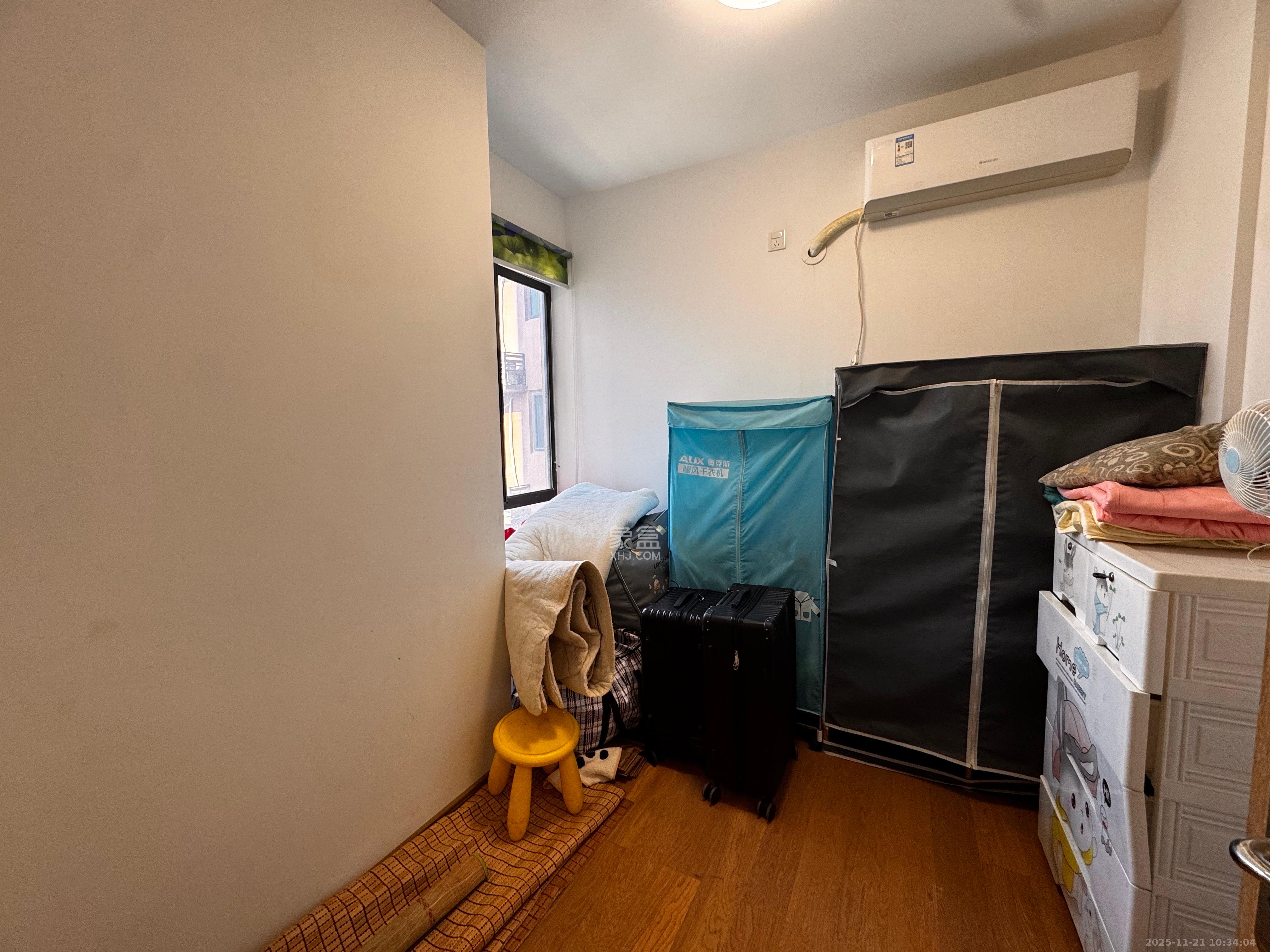 万润滨江天著  4室2厅2卫    2200.0元/月室内图